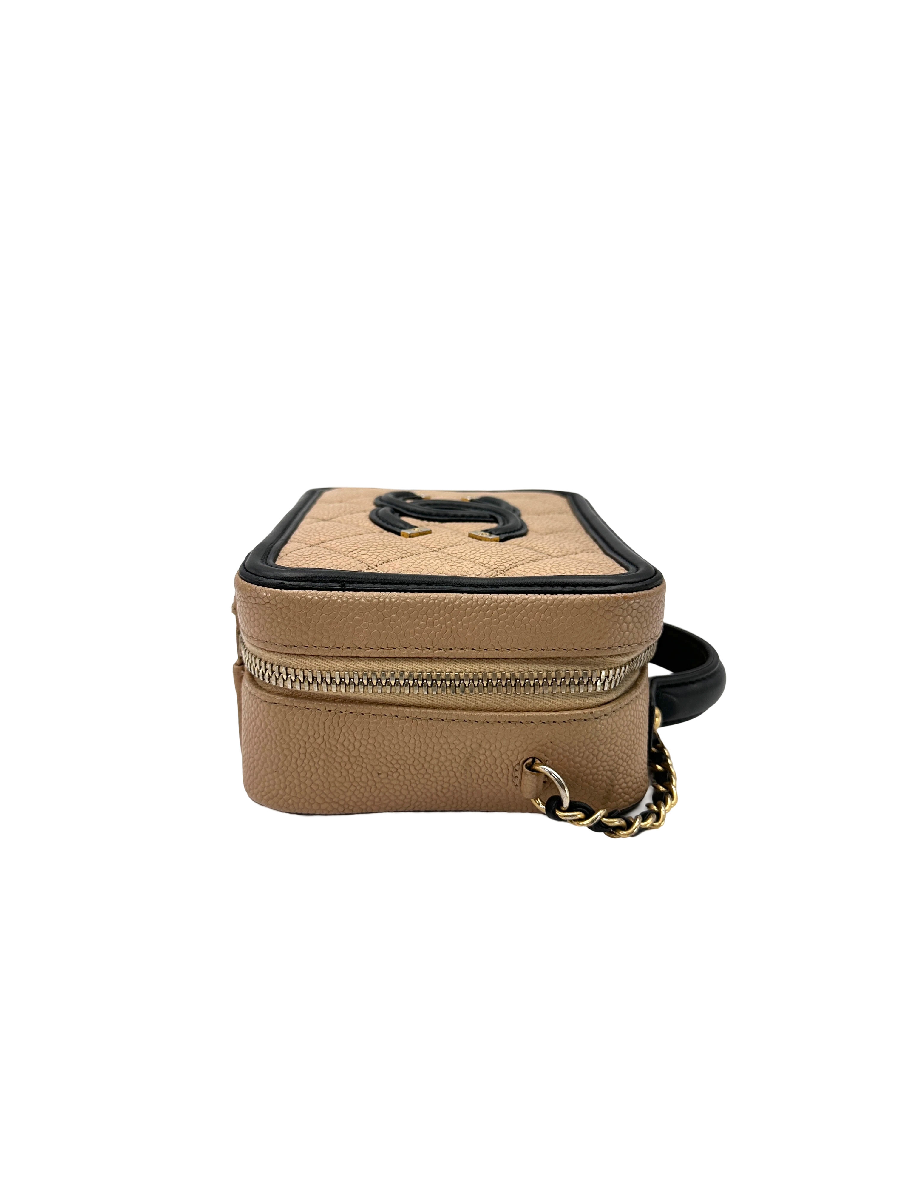 Chanel CC Filigree Black/Beige Quilted Leather Top Handle Vanity Case(26***26) CC2357