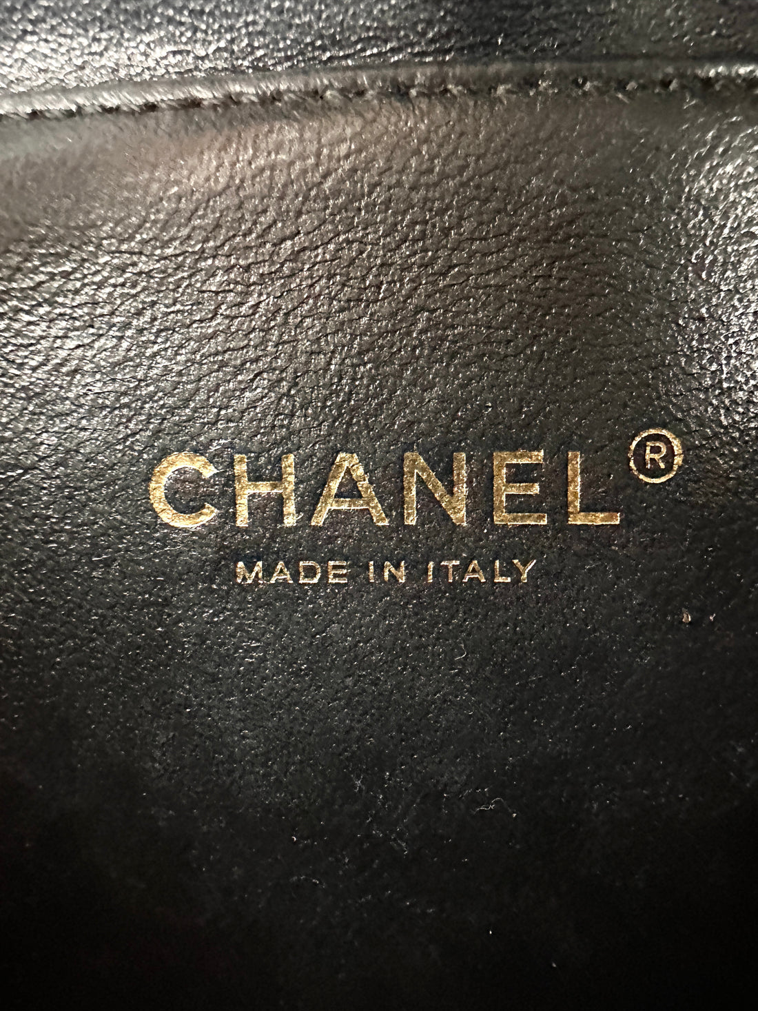 Chanel CC Filigree Black/Beige Quilted Leather Top Handle Vanity Case(26***26) CC2357