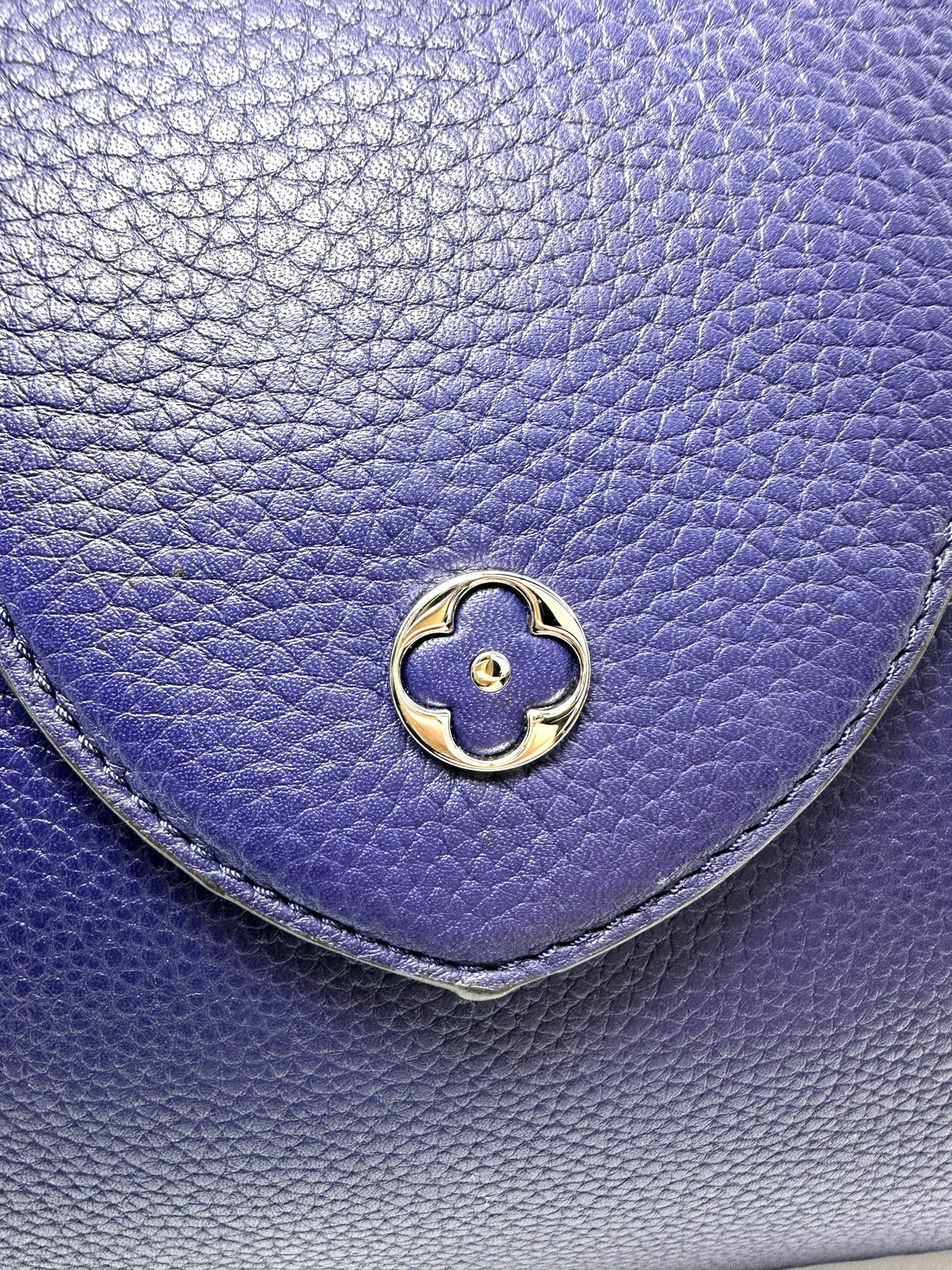 Louis Vuitton Capucines GM Navy Taurillon Leather Handle Bag LV3162