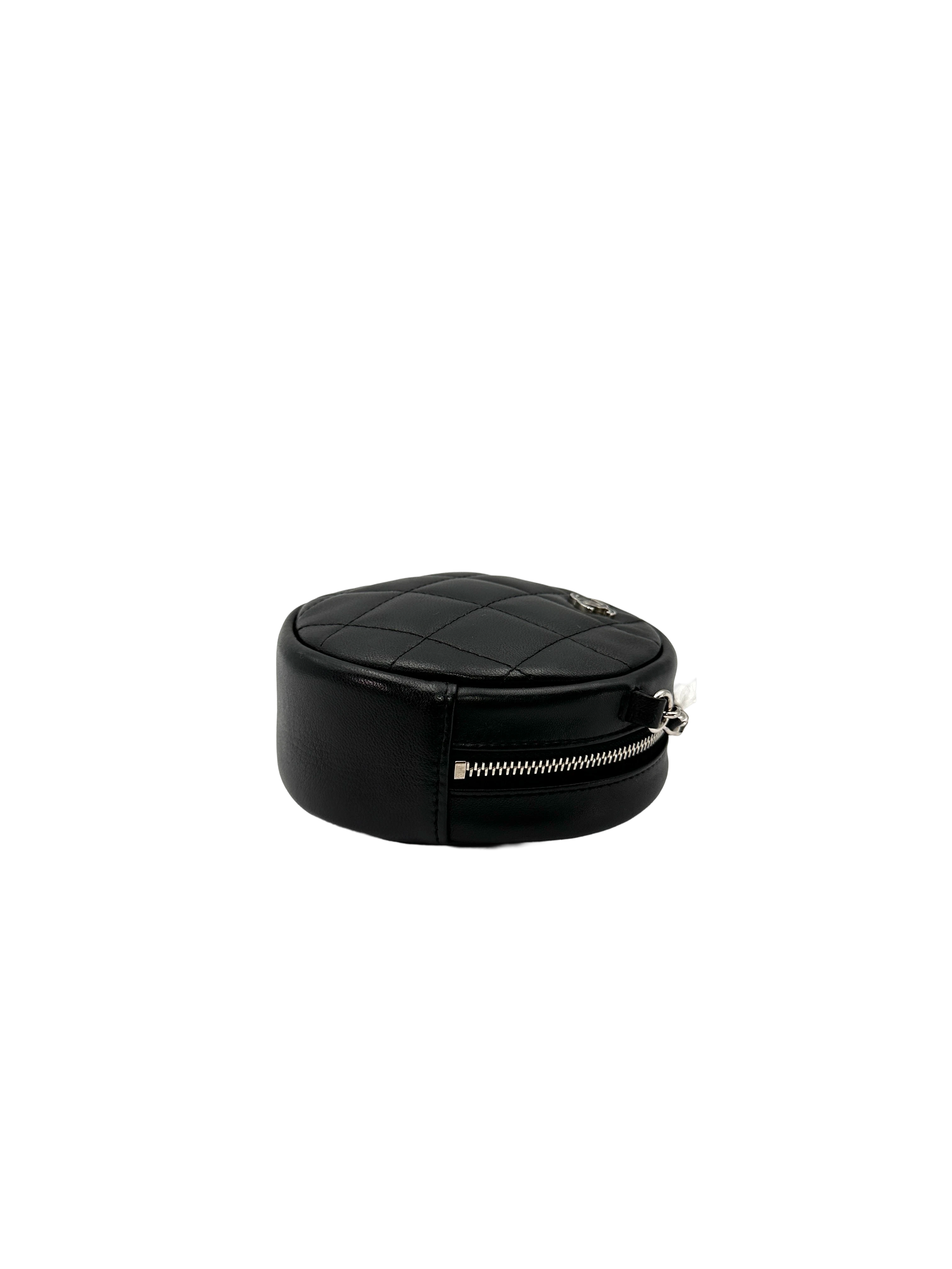 Chanel Classic Black Quilted Leather Round Clutch(26***22) CC2366
