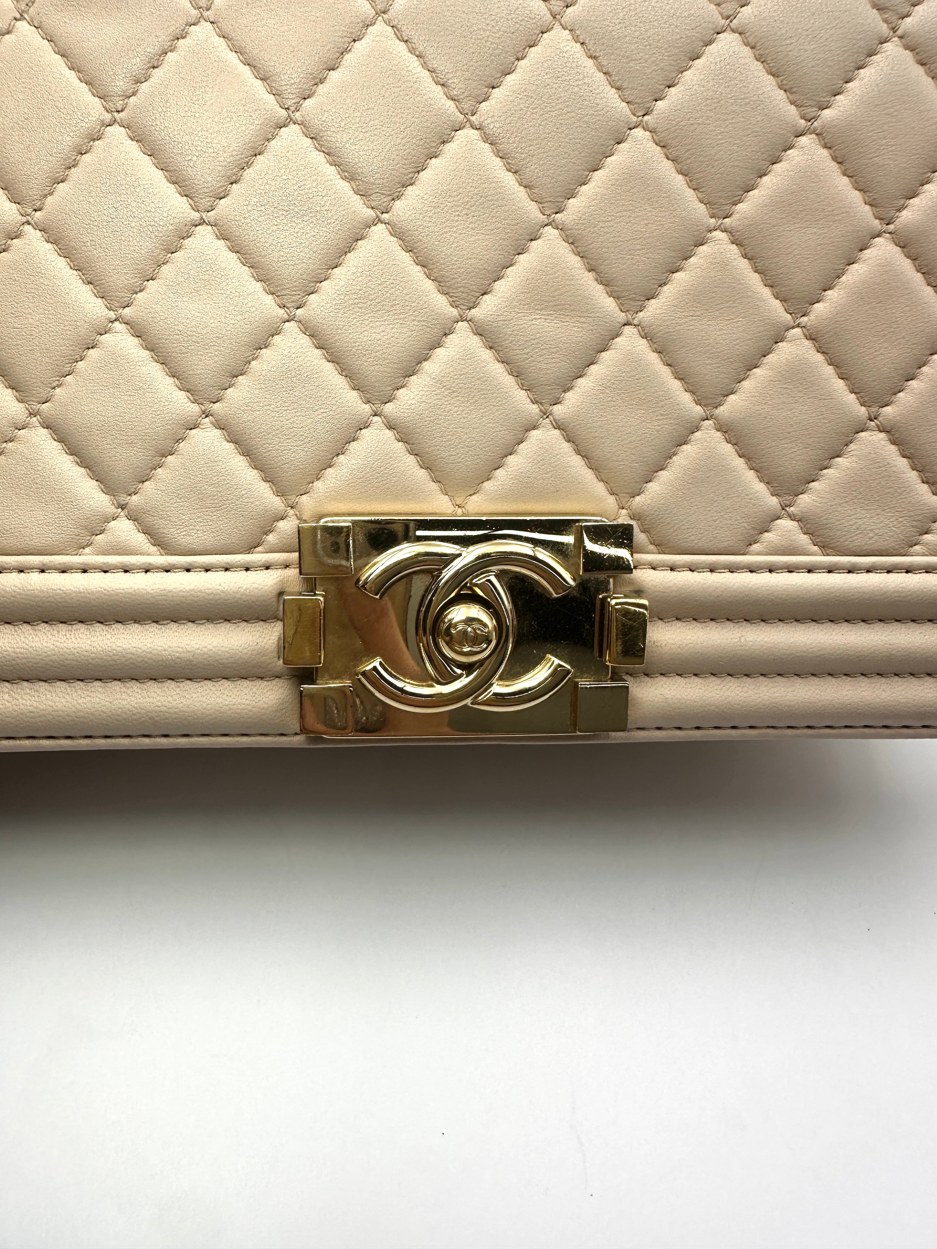 Chanel LeBoy White Quilted Leather Medium Size Flap Bag With Gold Buckle(24***87) CC2367