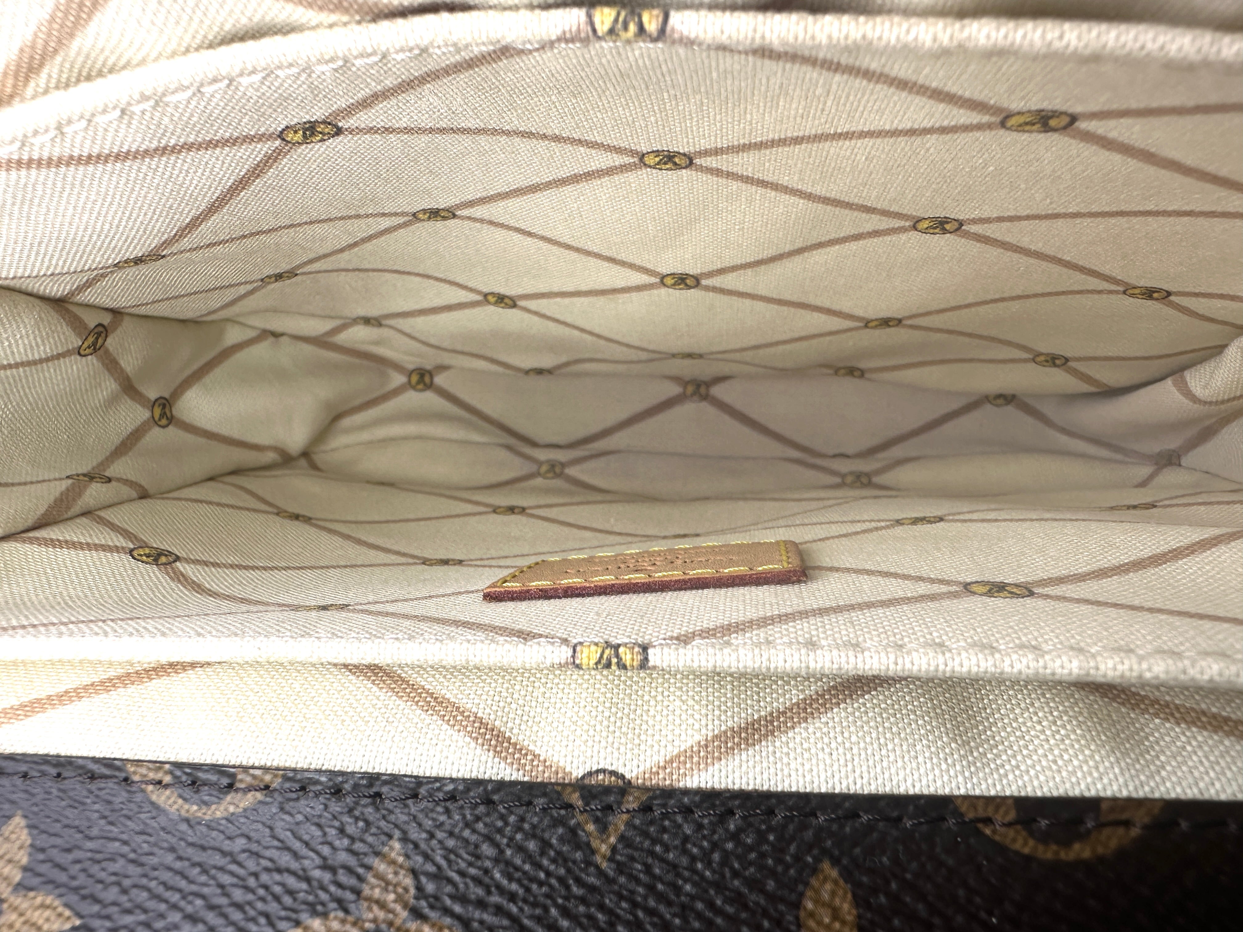 Louis Vuitton Summer Trunk Monogram Canvas Pochette Metis LV3163