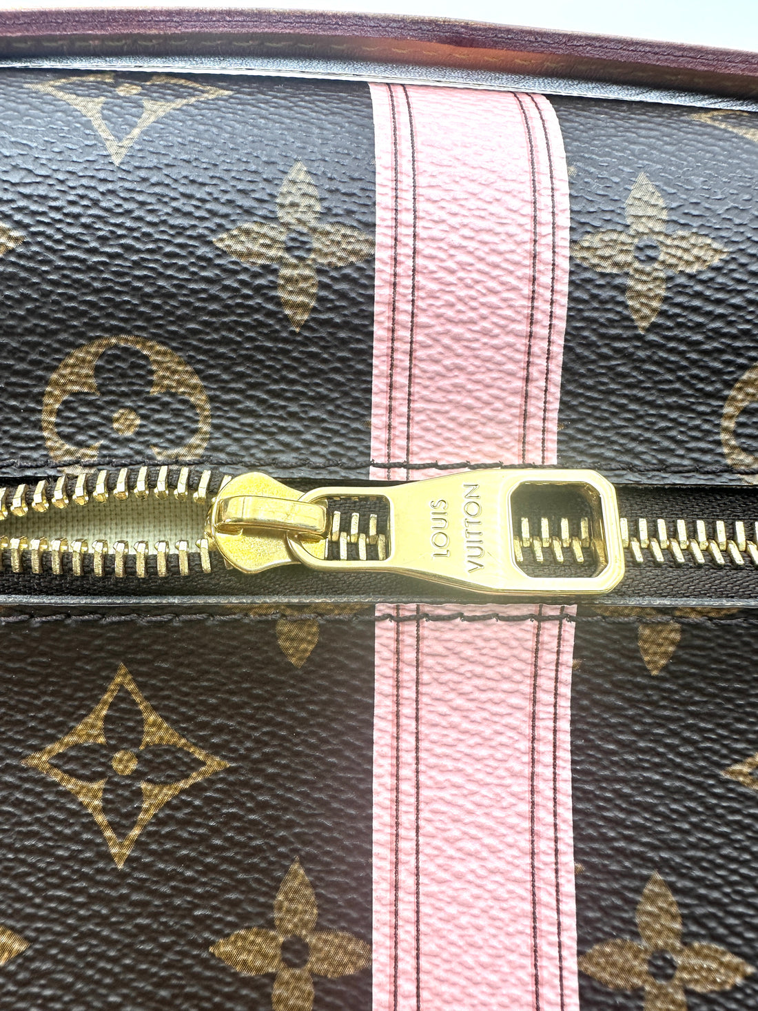 Louis Vuitton Summer Trunk Monogram Canvas Pochette Metis LV3163