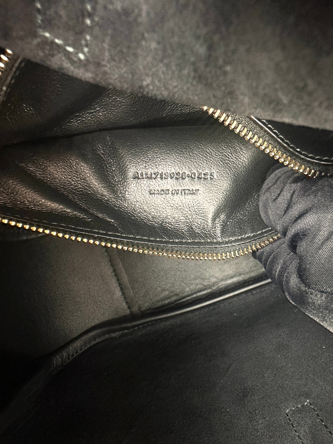 Saint Laurent Black Leather Hobo Bag SL273