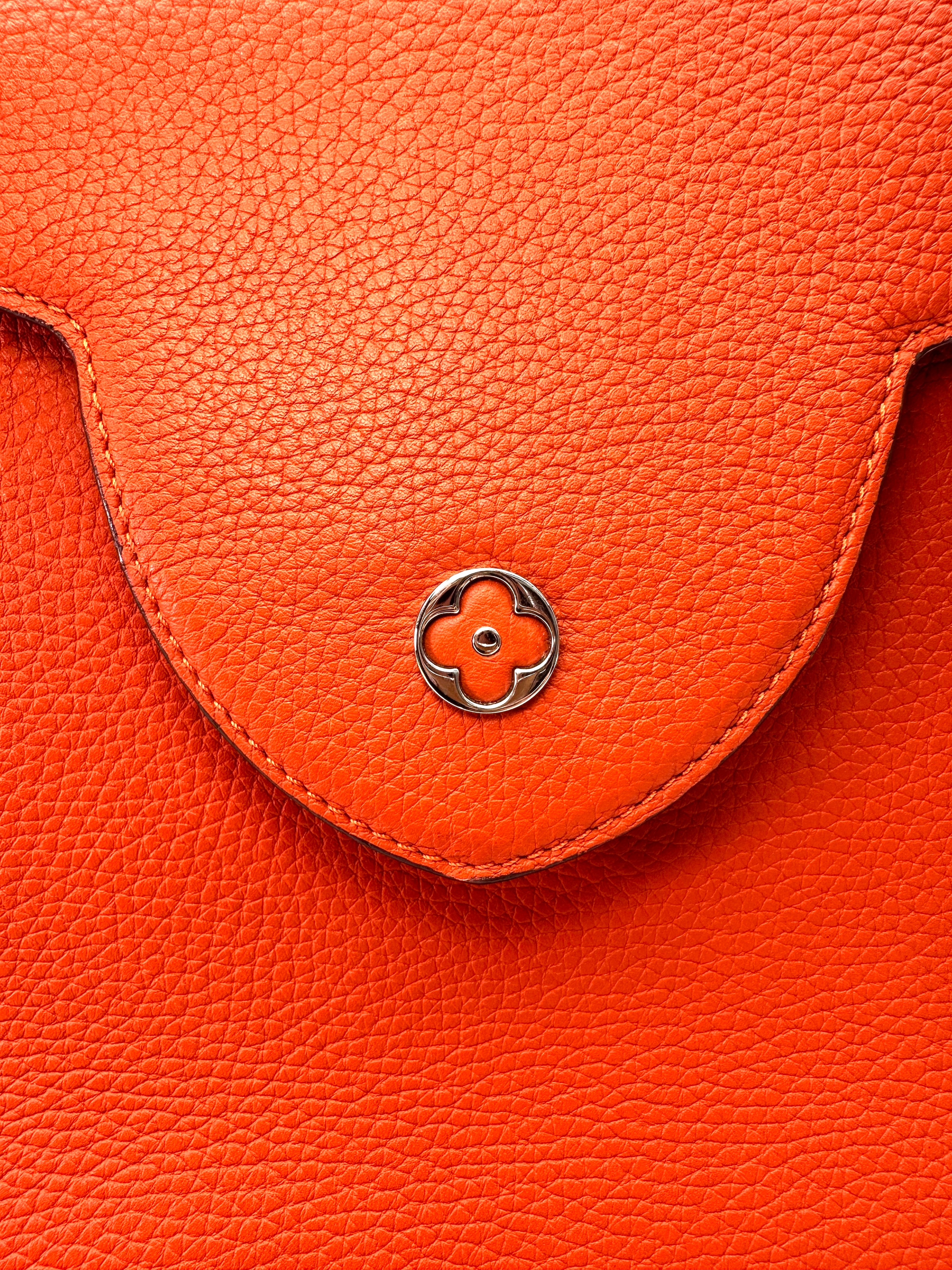Louis Vuitton Capucines Orange Taurillon Leather Handle Bag LV3166
