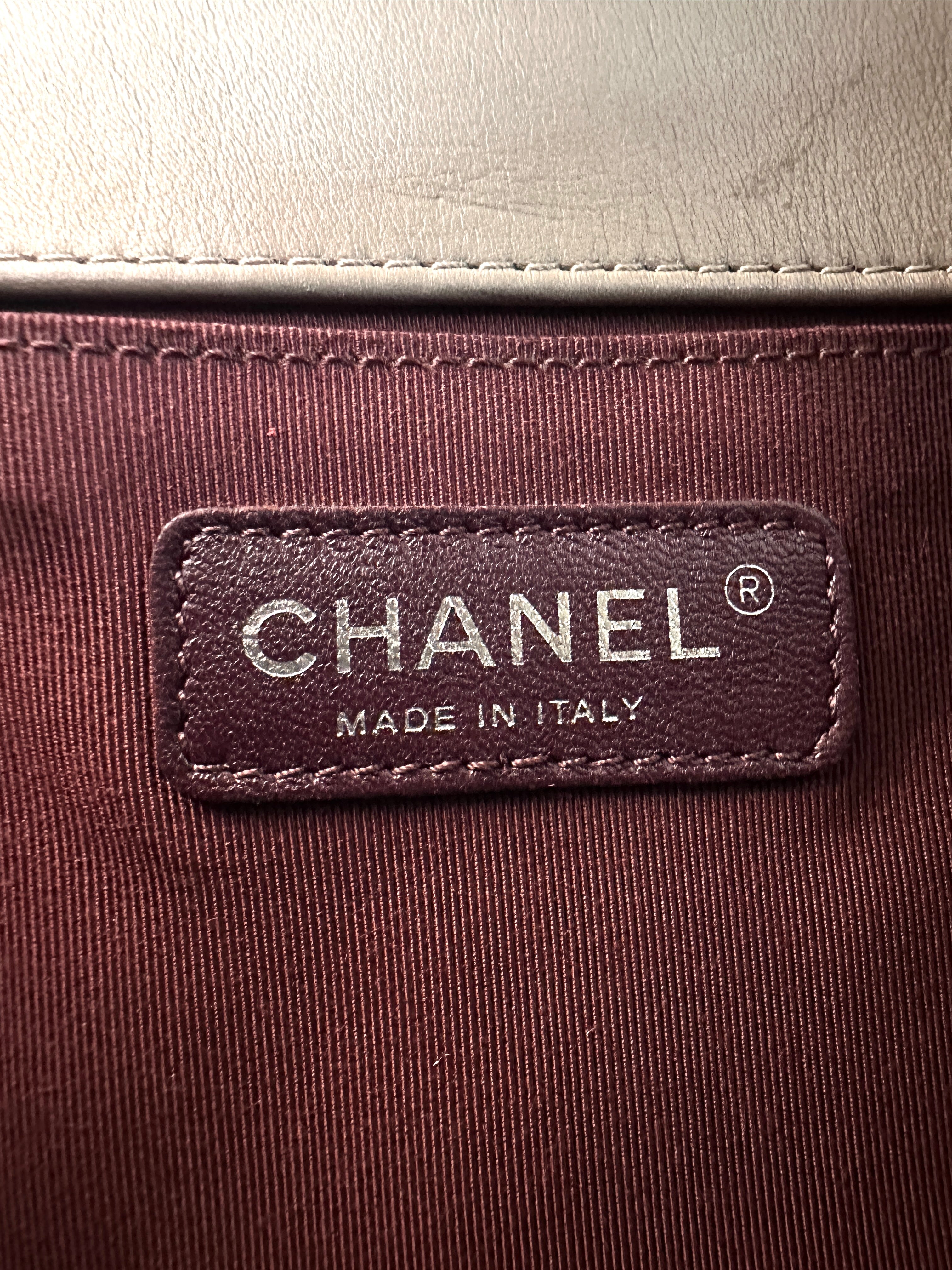 Chanel LeBoy Beige Chevron Quilted Leather Medium Size Flap Bag With Silver Buckle(19***12) CC2374