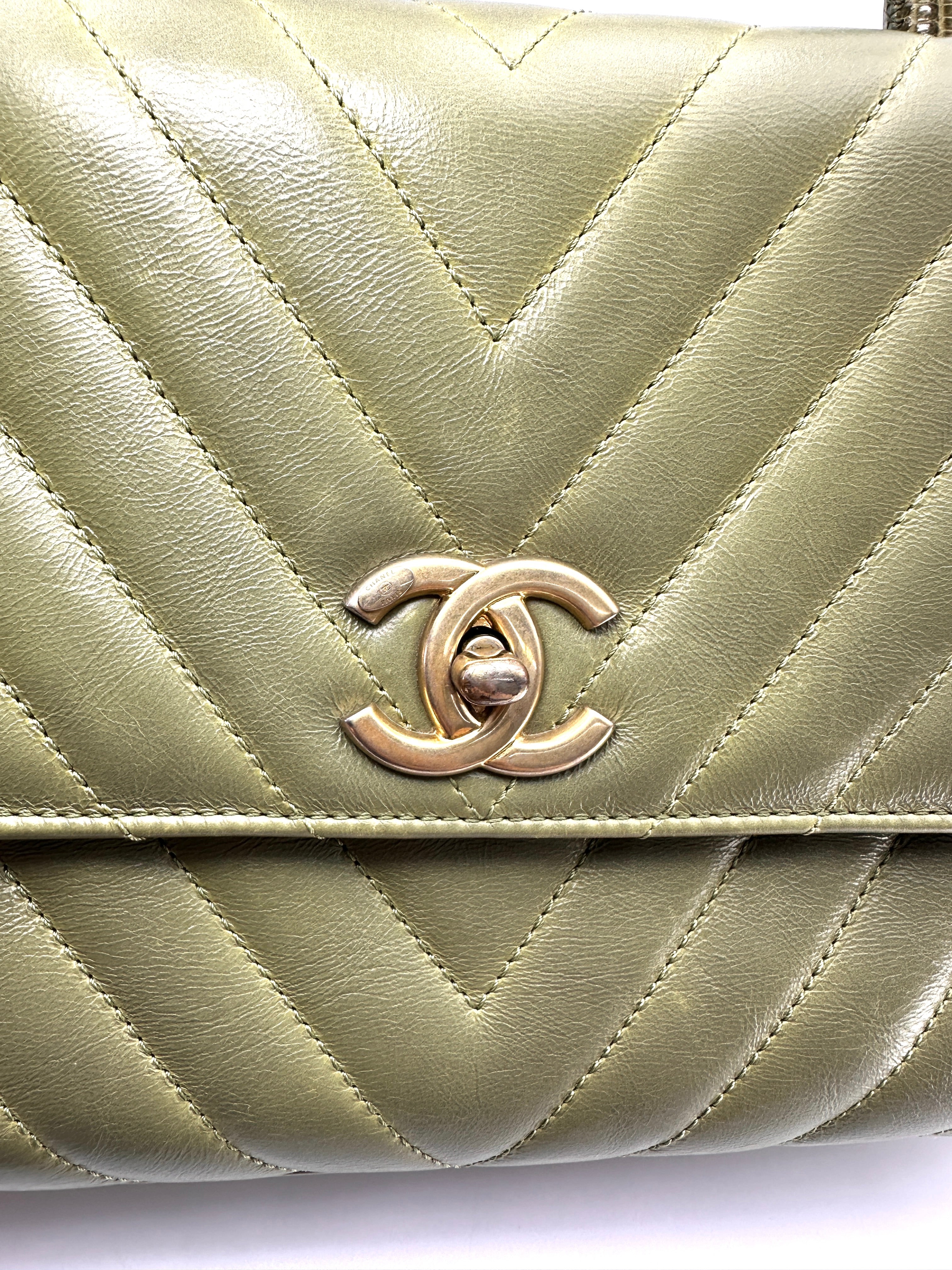 Chanel CoCo Handle Green Chevron Quilted Leather Lizard Handle Medium Size Shoulder Bag(25***43) CC2377