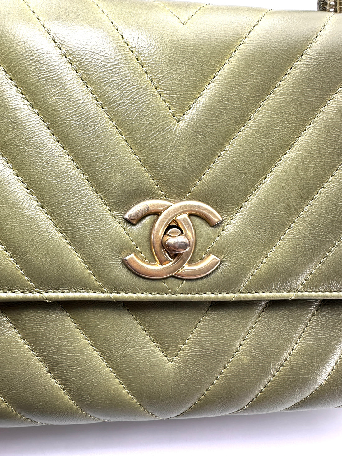 Chanel CoCo Handle Green Chevron Quilted Leather Lizard Handle Medium Size Shoulder Bag(25***43) CC2377