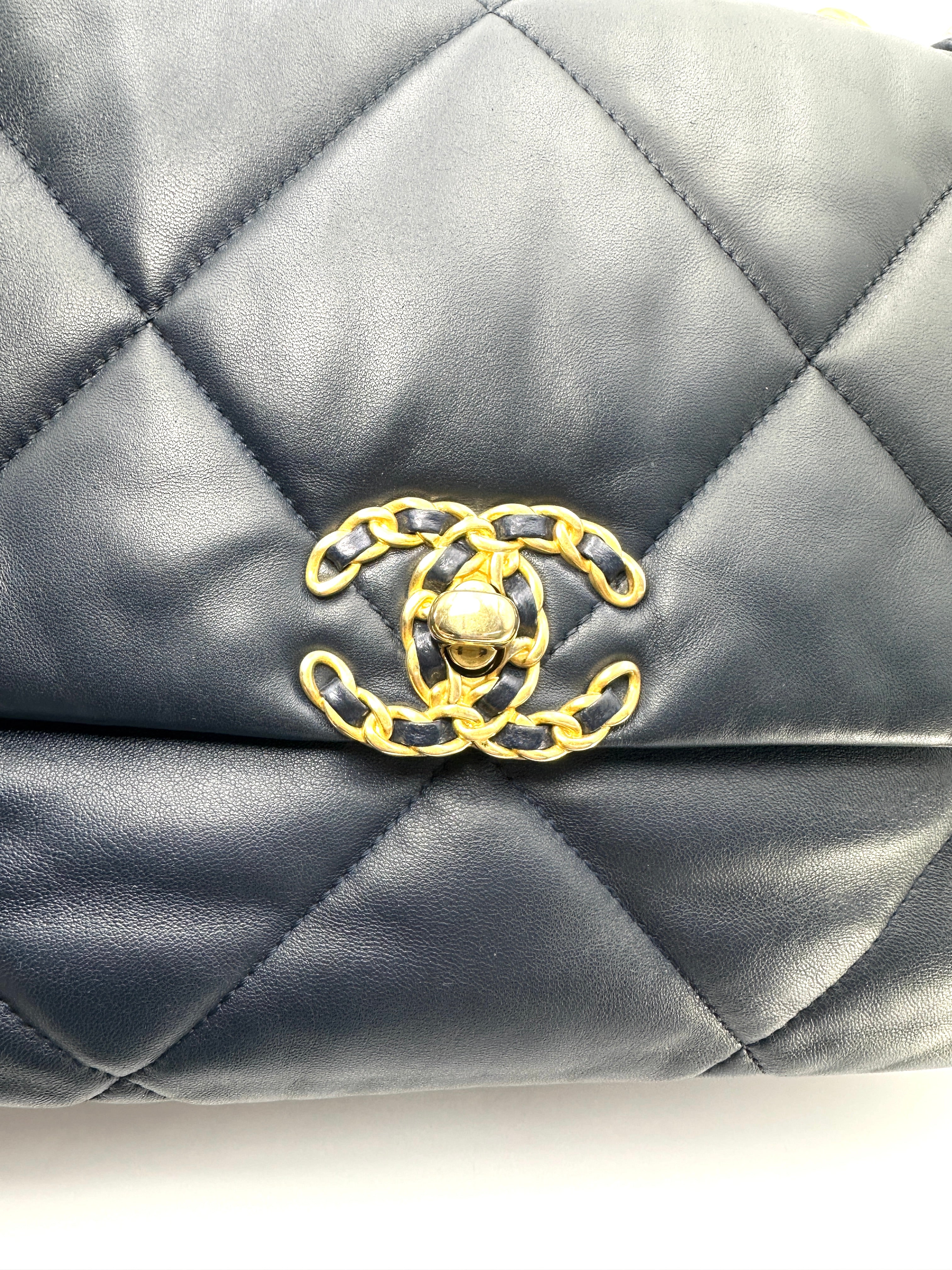 Chanel 19Bag Navy Quilted Leather Medium Size Shoulder Bag(30***25) CC2379