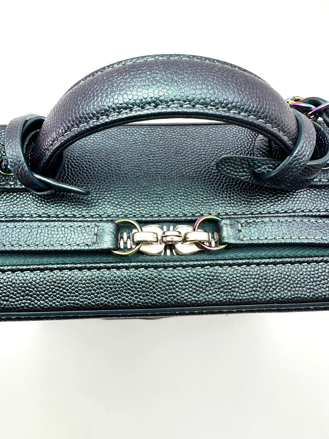 Chanel CC Filigree Black Quilted Leather Top Handle Vanity Case With Iridescent Hardware(26***33) CC2389