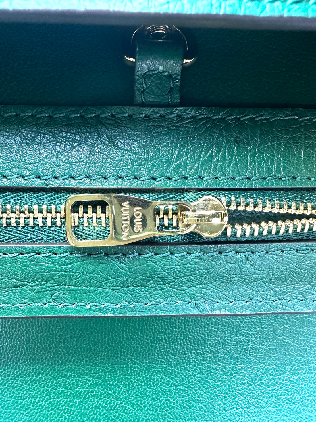 Louis Vuitton Capucines BB Green Ostrich Leather Handle Bag LV3183