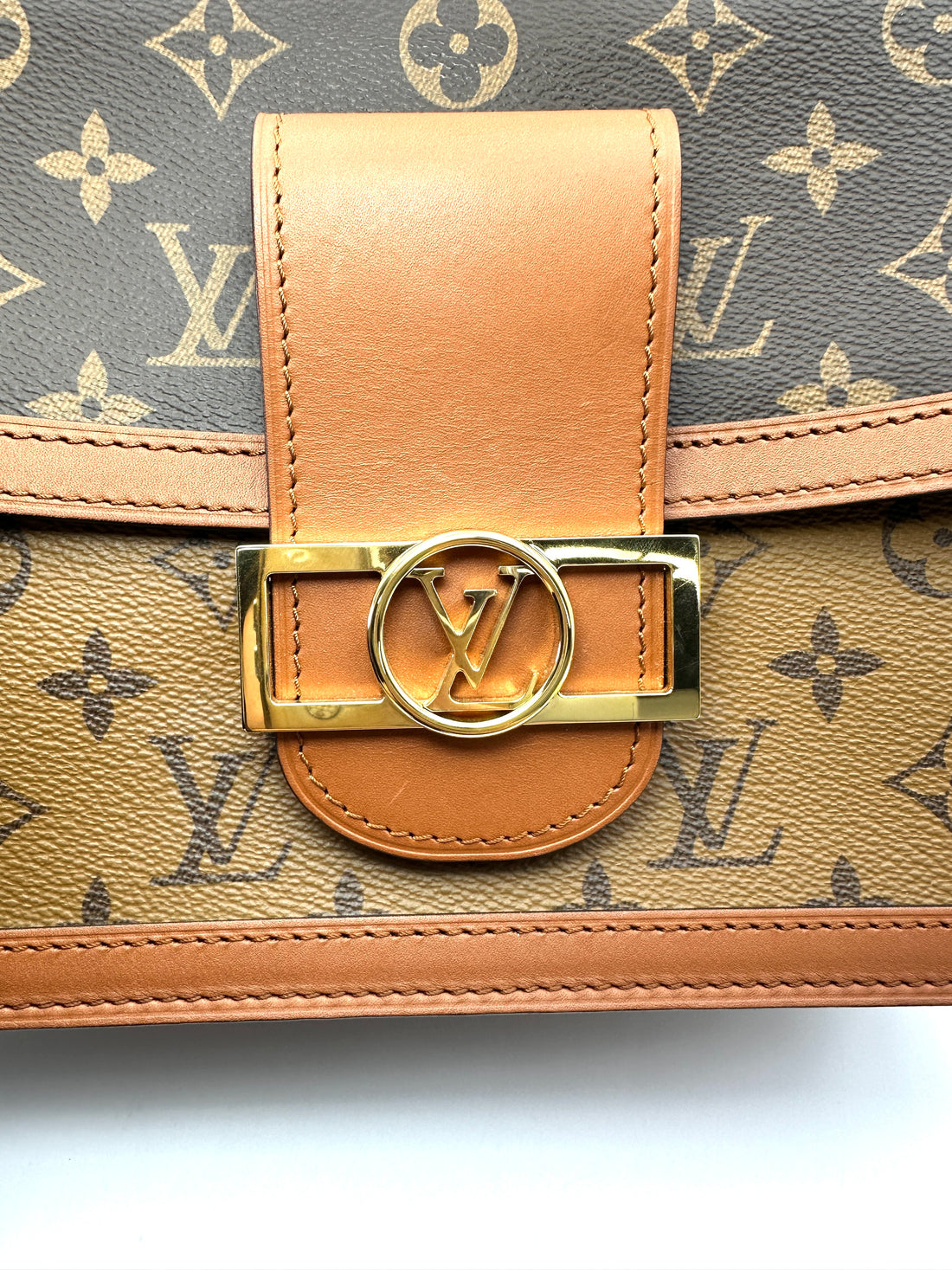 Louis Vuitton Dauphine MM Monogram Canvas Shoulder Bag LV3176