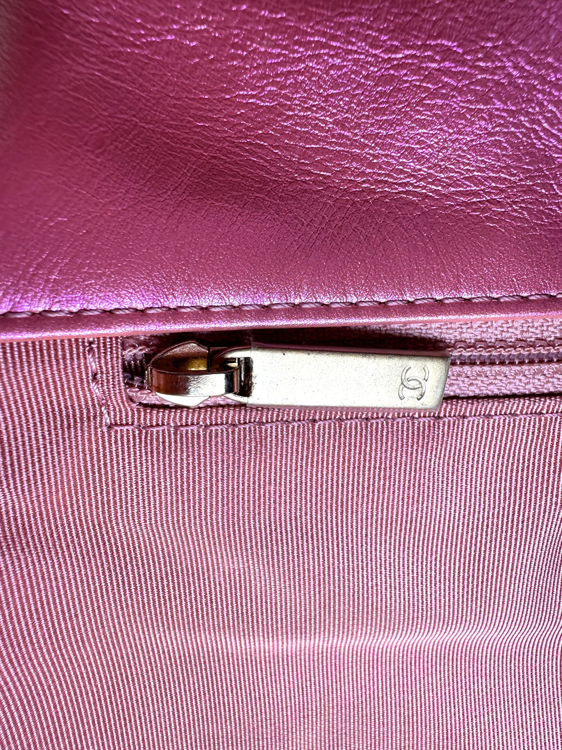 Chanel 19Bag Iridescent Pink Quilted Leather Flap Bag(31***87) CC2394