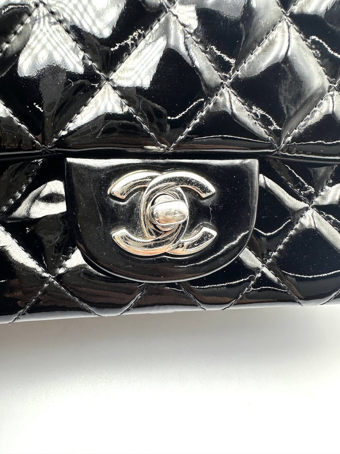 Chanel Classic Flap Black Quilted Patent Leather Mini Shoulder Bag(20***69) CC2402