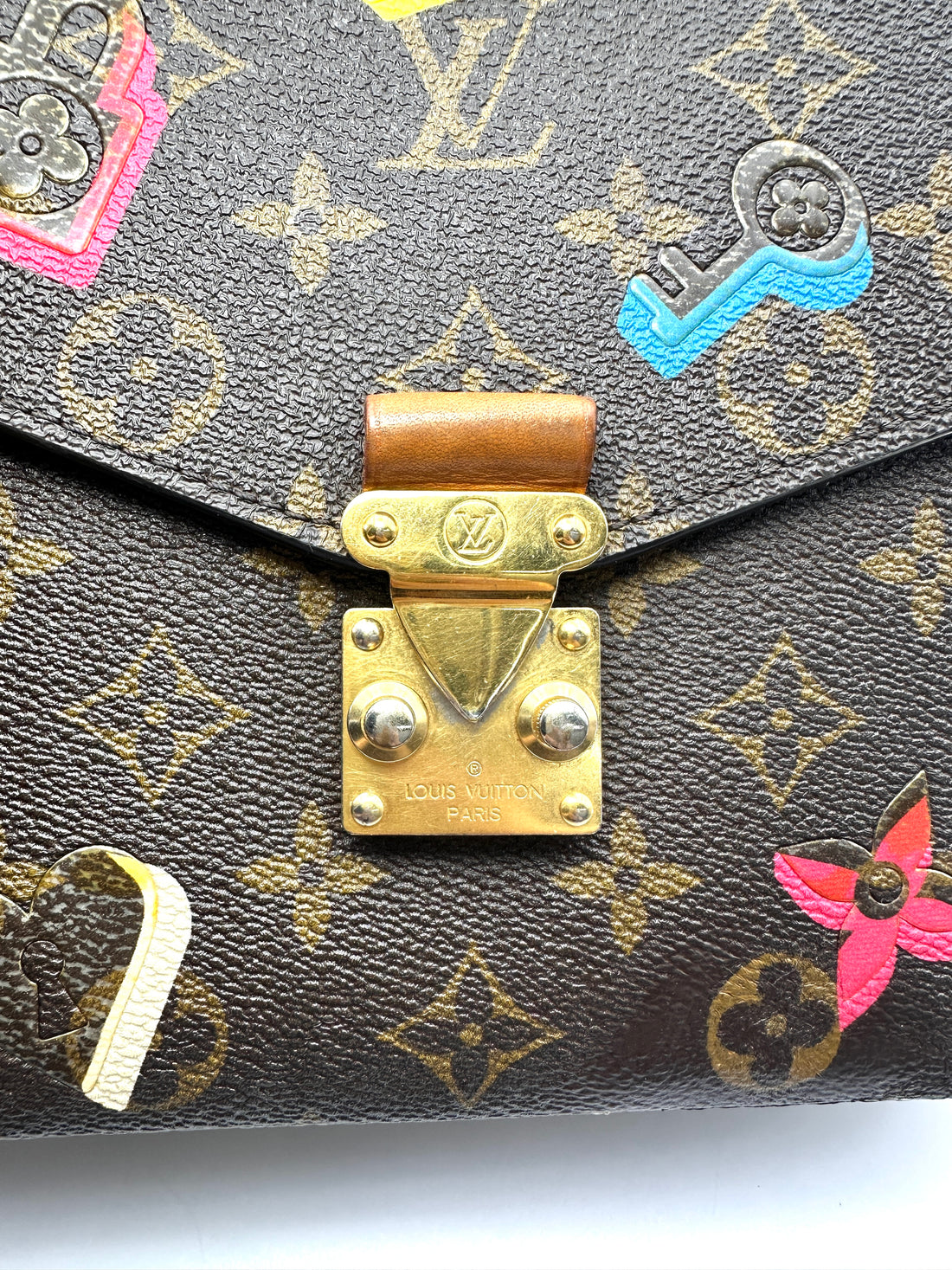 Louis Vuitton Love Lock Monogram Canvas Pochette Metis LV3180