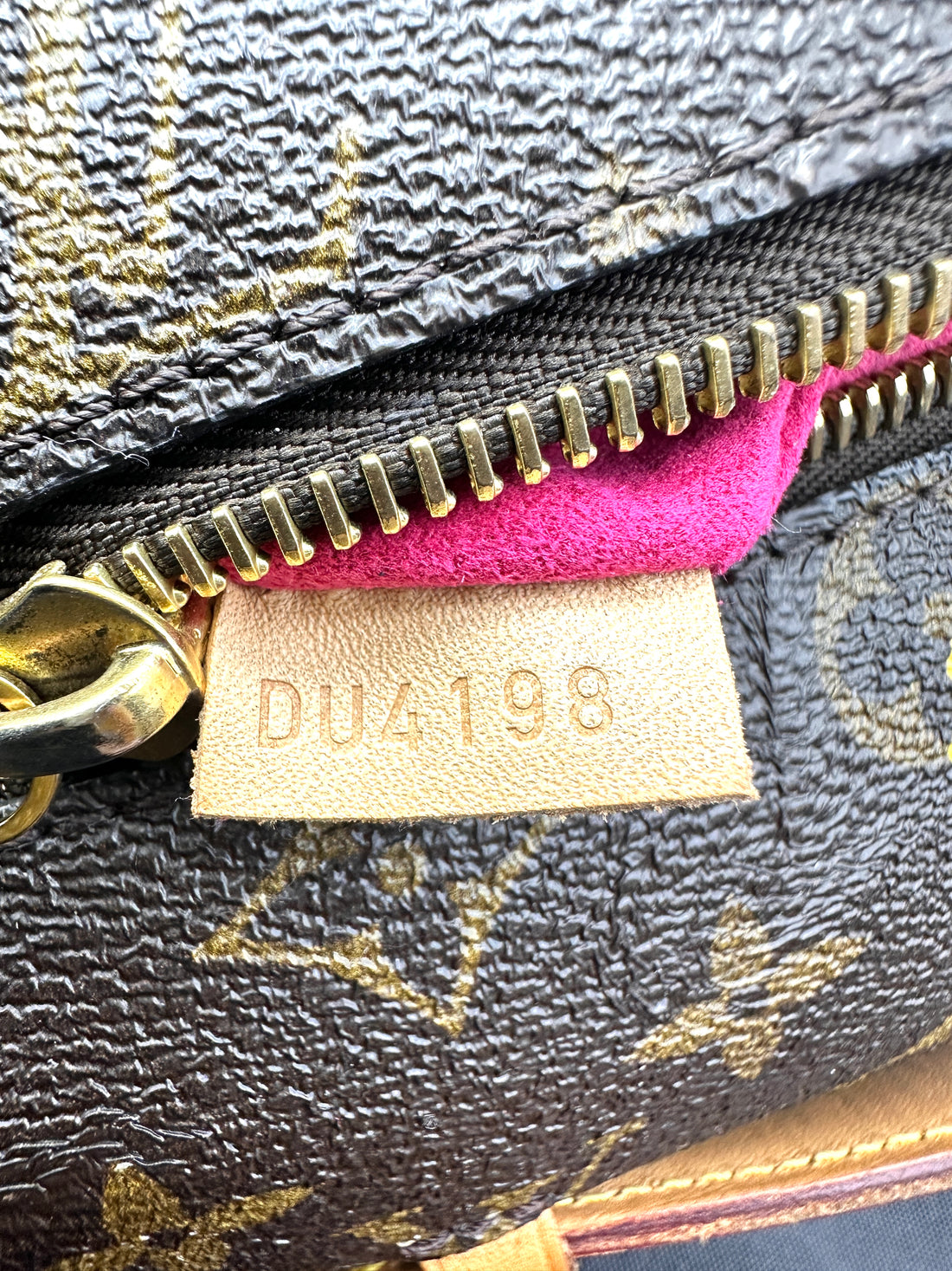 Louis Vuitton Love Lock Monogram Canvas Pochette Metis LV3180