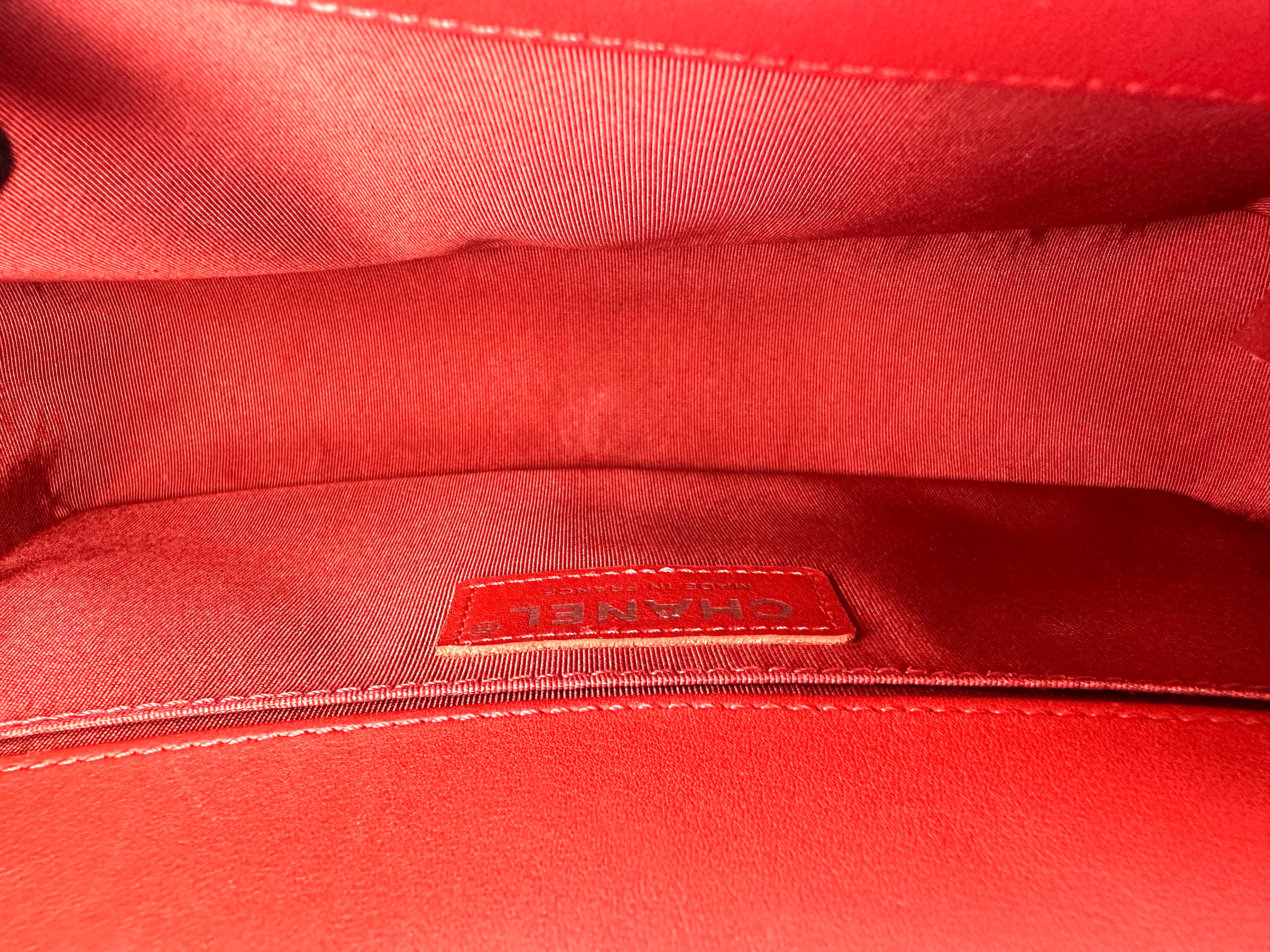 Chanel LeBoy Red Chevron Quilted Leather Medium Size Flap Bag With Silver Buckle(25***28) CC2399