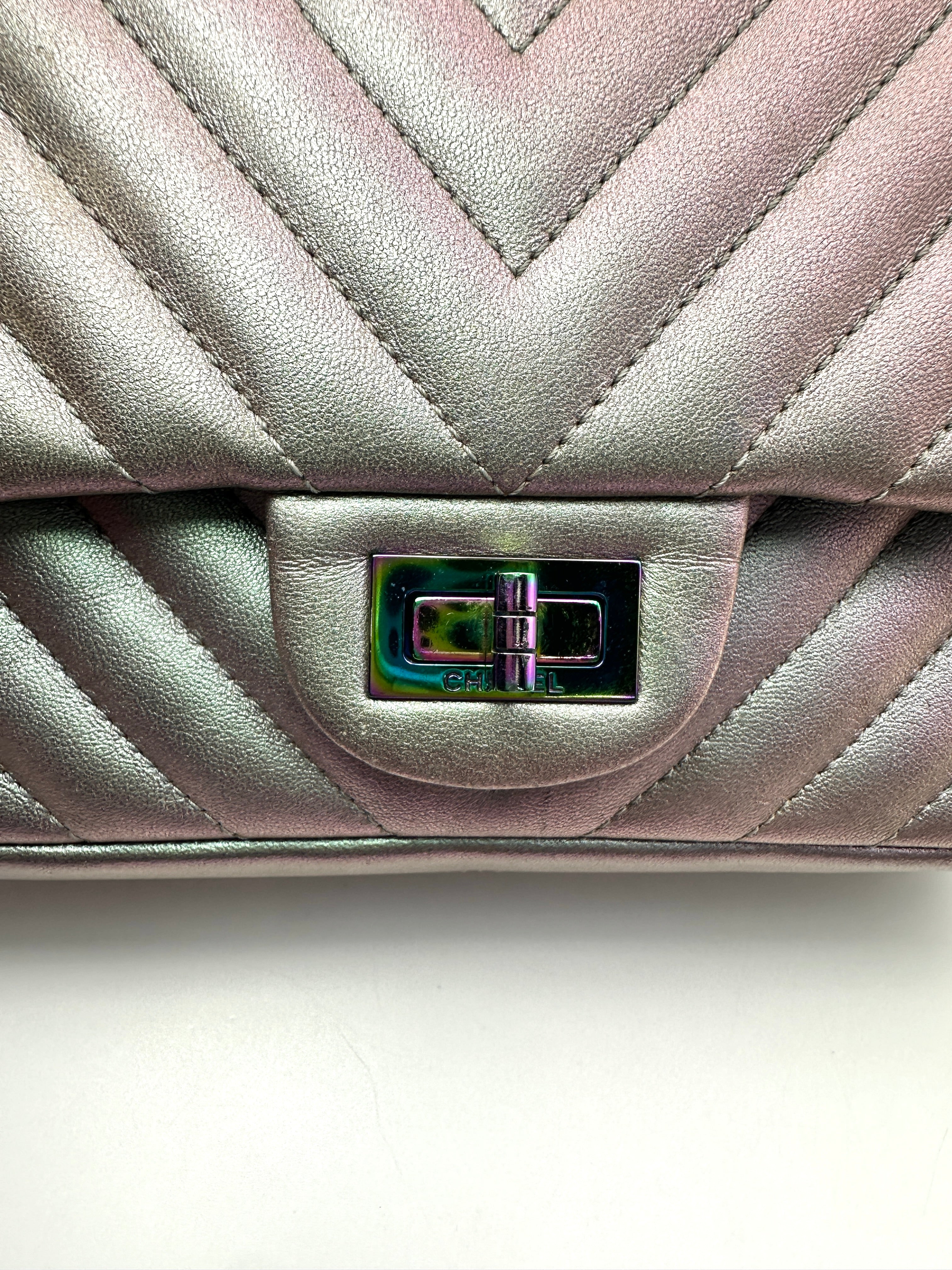 Chanel 2.55 Reissue Iridescent Purple Chevron Quilted Leather Flap Bag(24***86) CC2414
