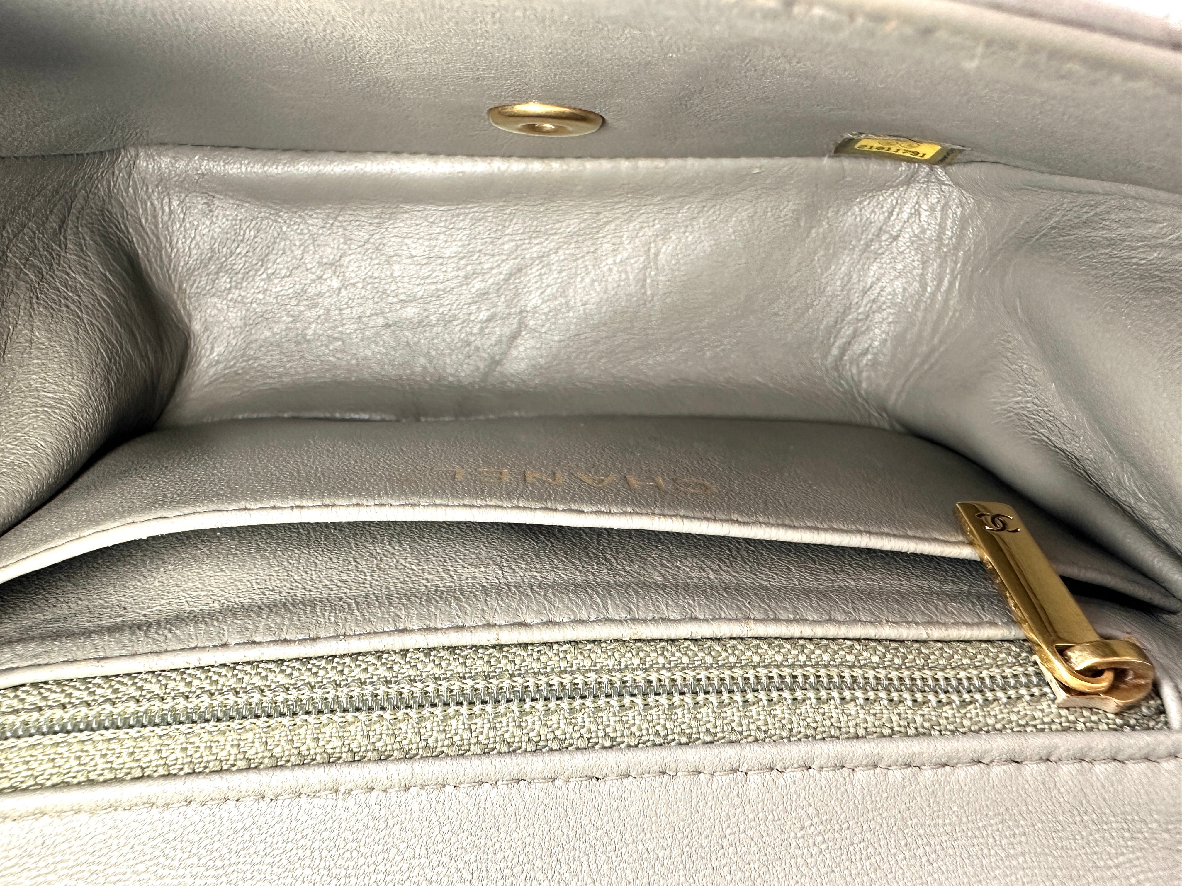 Chanel Classic Flap Grey Chevron Quilted Leather Mini Shoulder Bag(21***91) CC2404