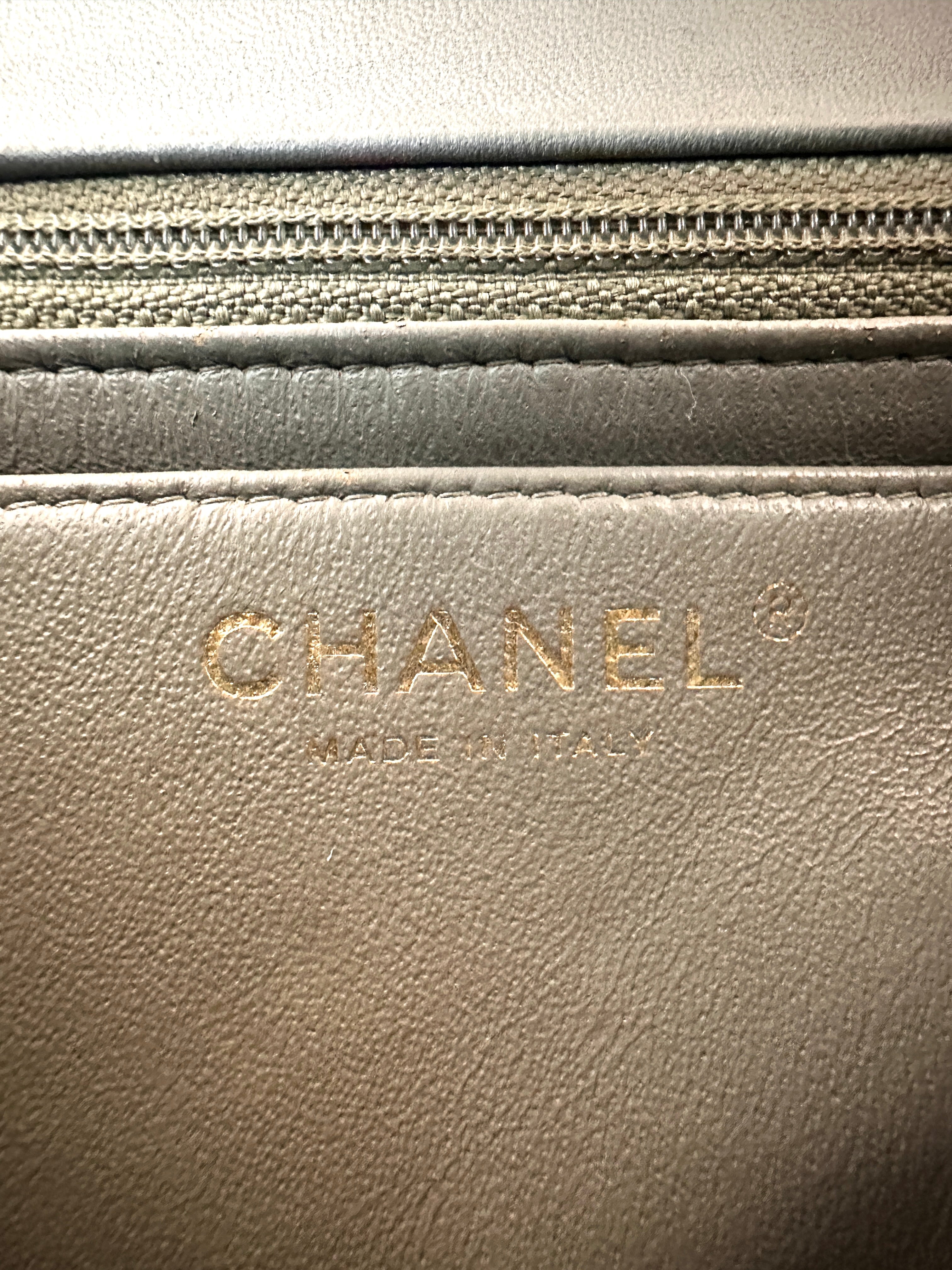 Chanel Classic Flap Grey Chevron Quilted Leather Mini Shoulder Bag(21***91) CC2404