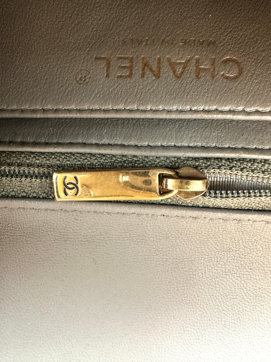 Chanel Classic Flap Grey Chevron Quilted Leather Mini Shoulder Bag(21***91) CC2404
