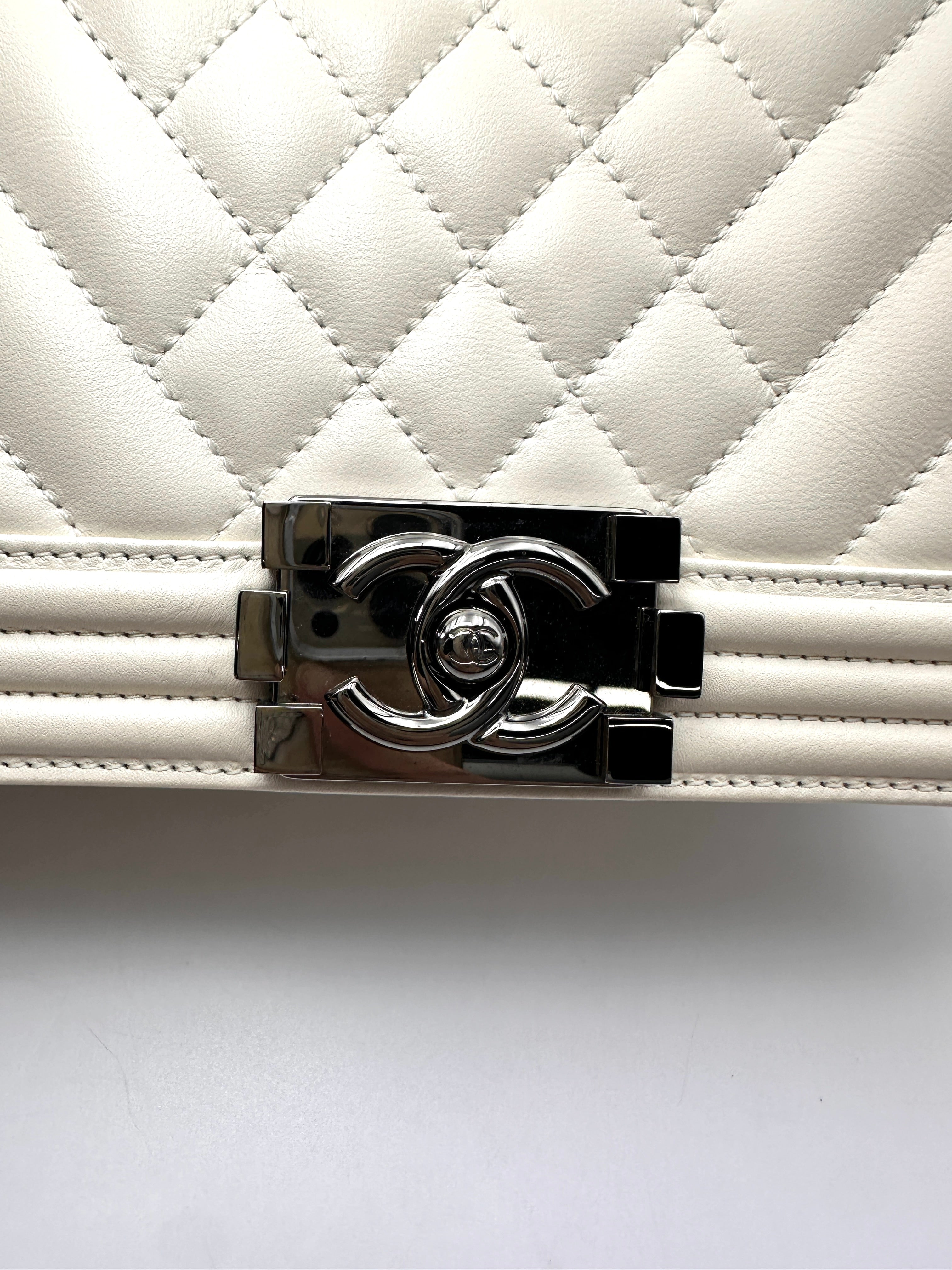 Chanel LeBoy White Quilted Leather Medium Size Flap Bag With Silver Buckle(19***93) CC2412