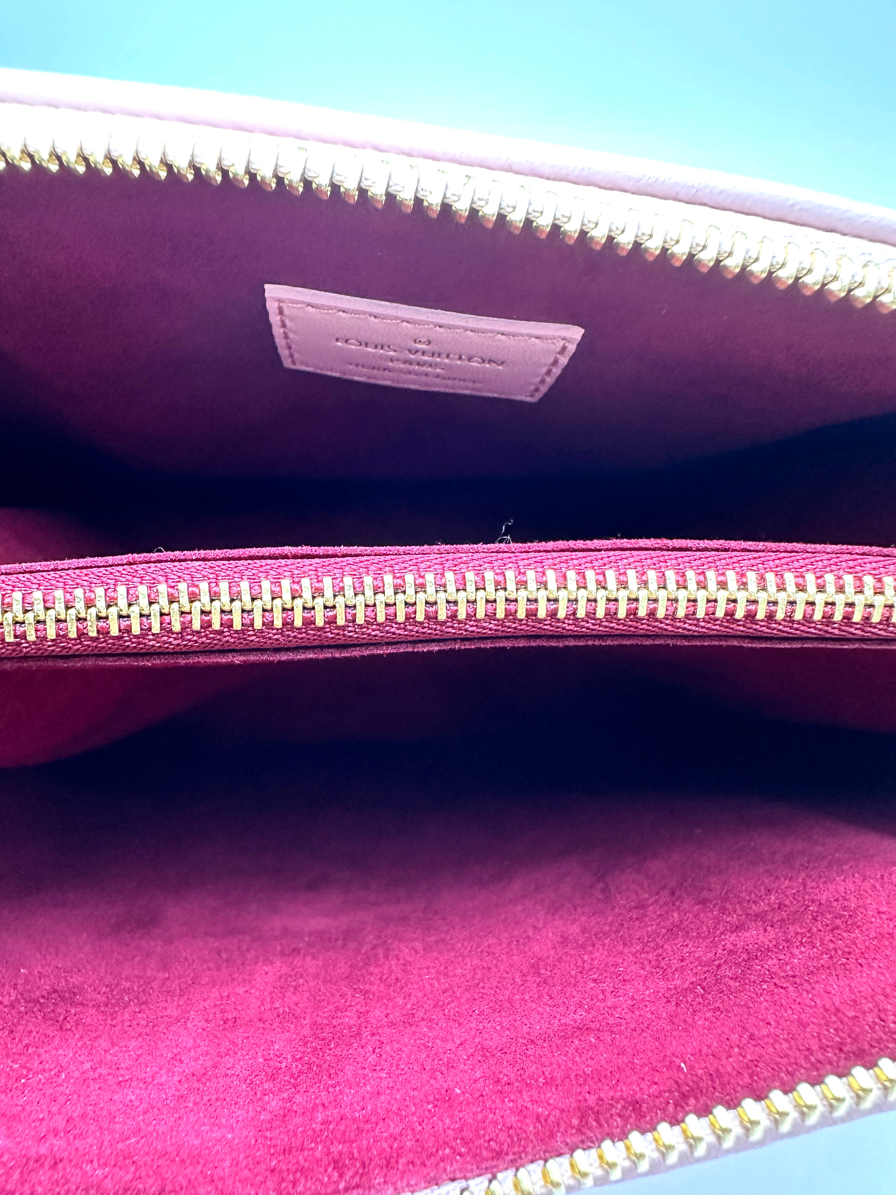 Louis Vuitton Coussin PM Pink Monogram Embossed Puffy Leather Shoulder Bag LV3191