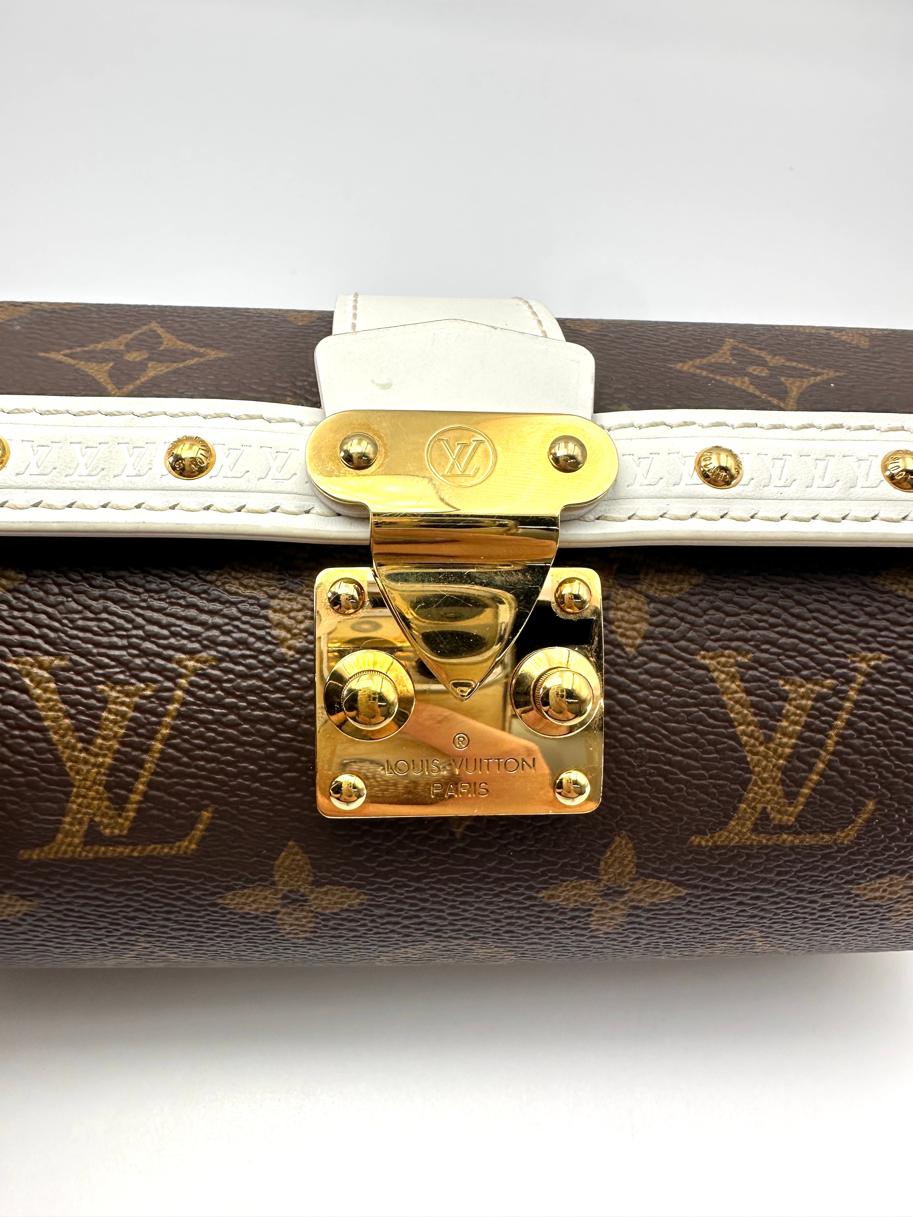 Louis Vuitton Papillon White Trim Monogram Canvas Shoulder Bag LV3193