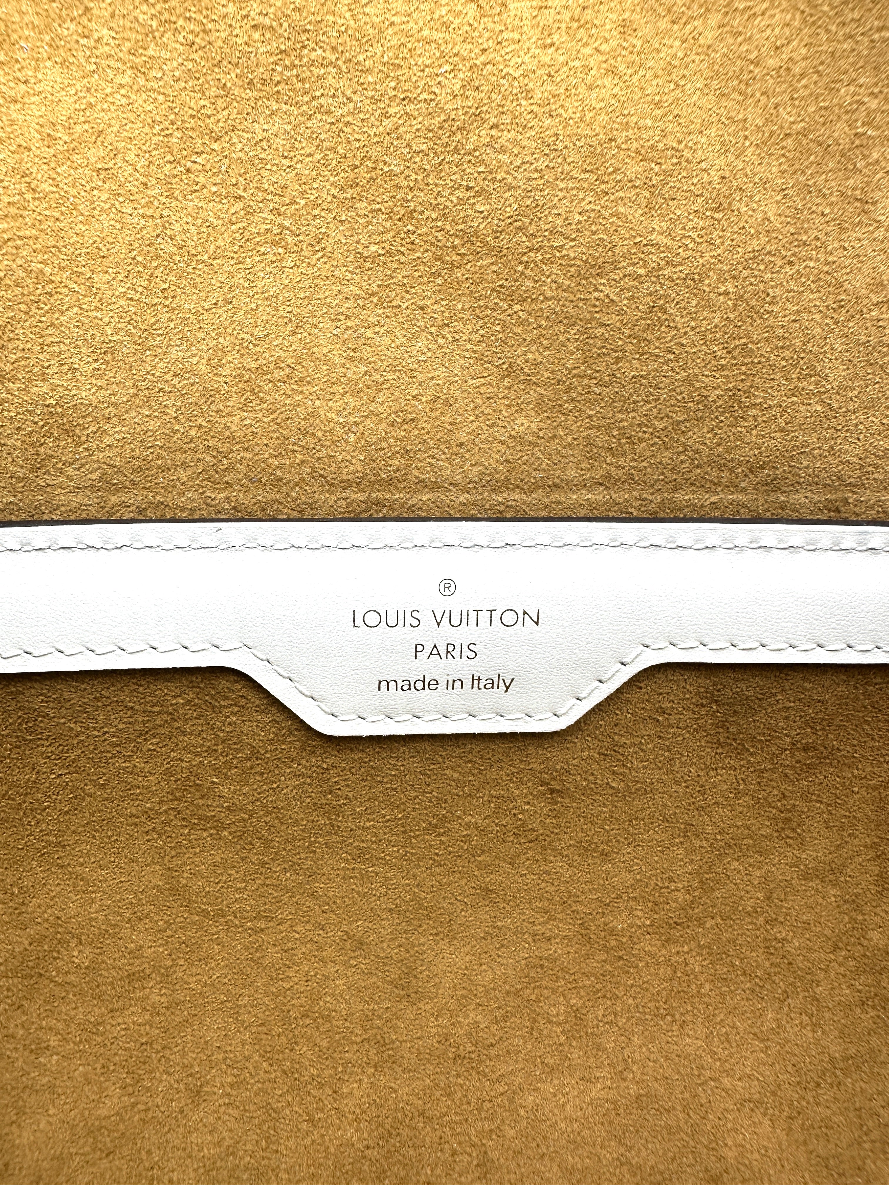 Louis Vuitton Papillon White Trim Monogram Canvas Shoulder Bag LV3193