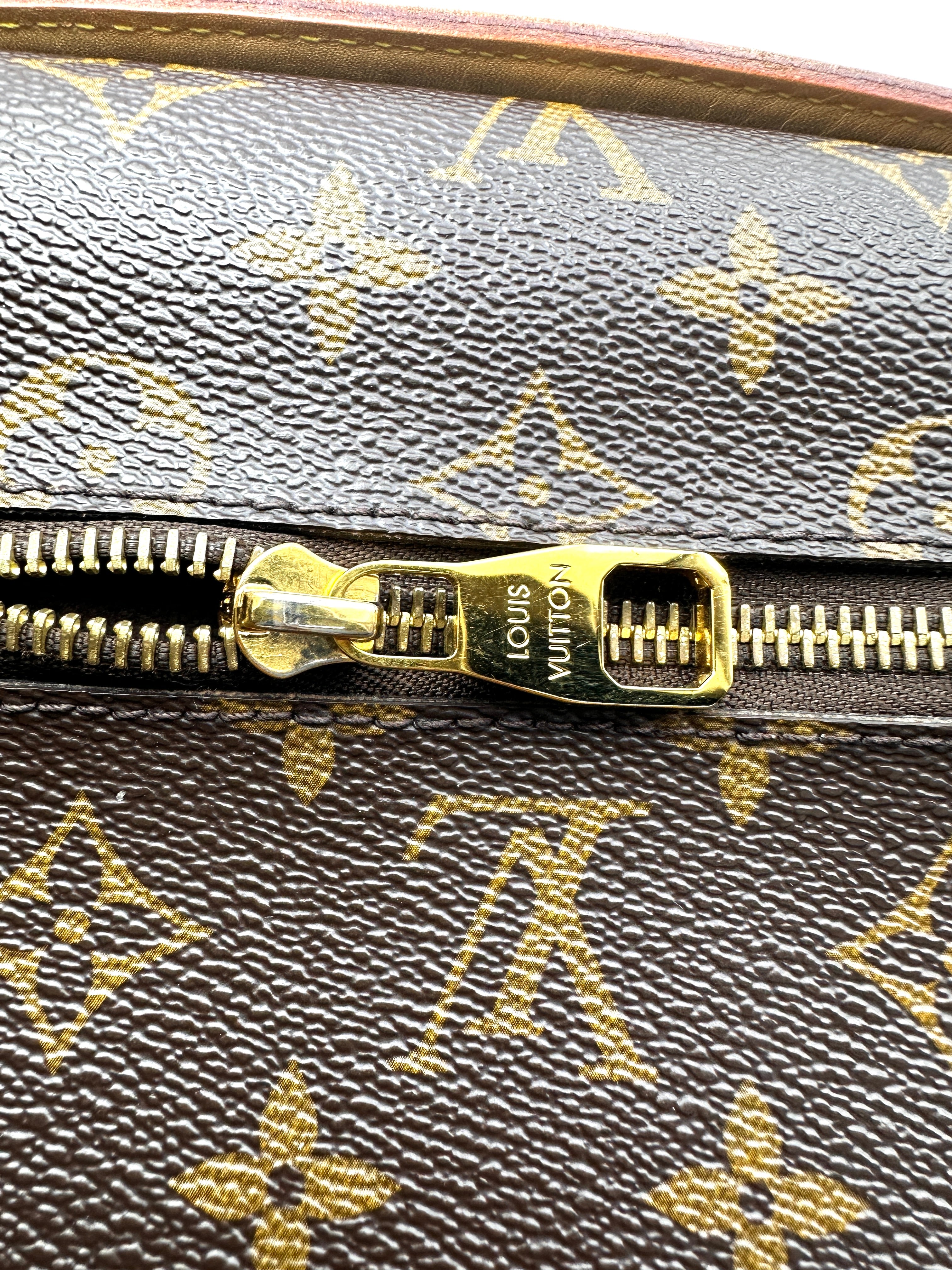Louis Vuitton Monogram Canvas Pochette Metis LV3194