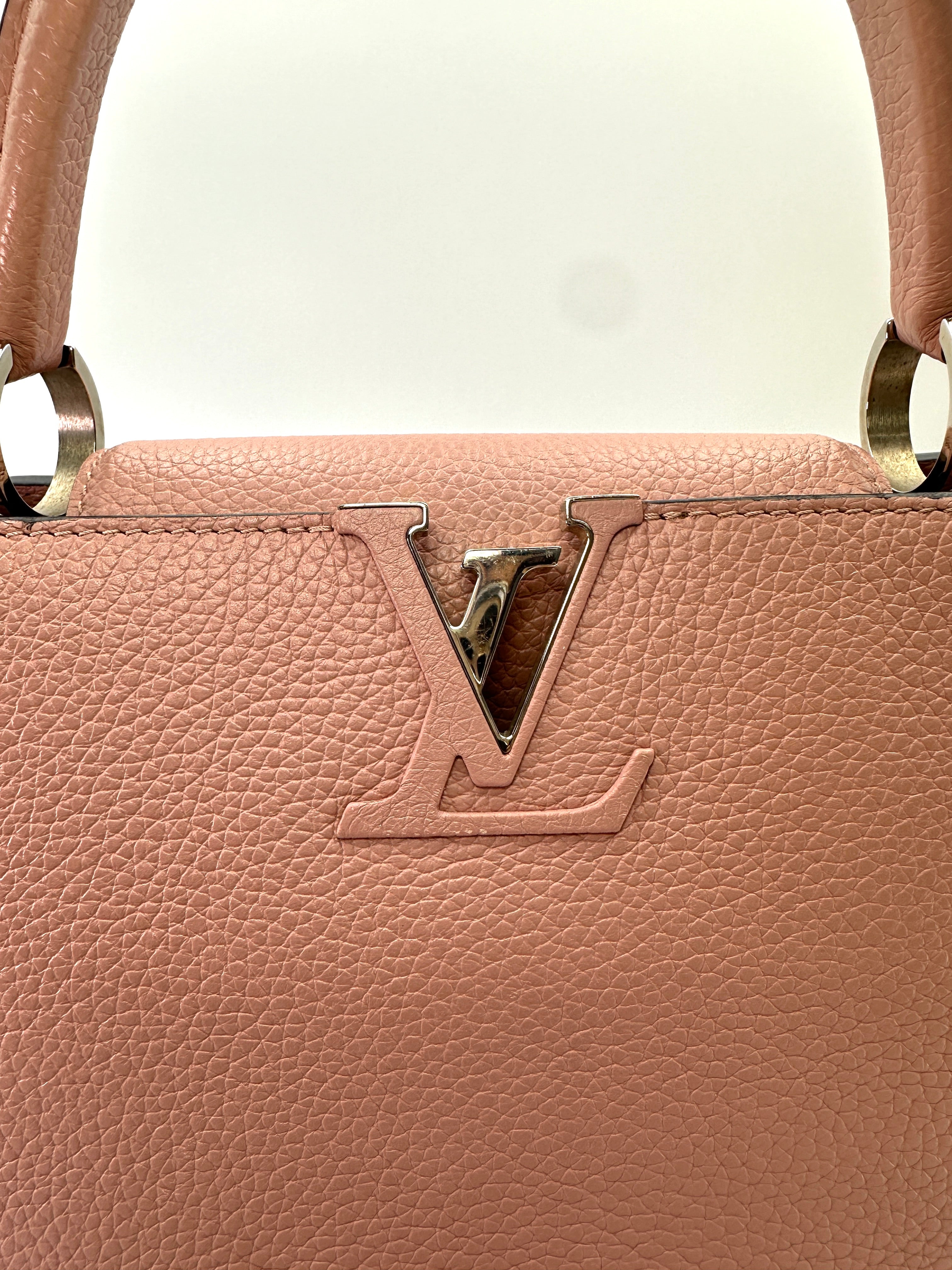 Louis Vuitton Capucines MM Pink Taurillon Leather Handle Bag LV3197