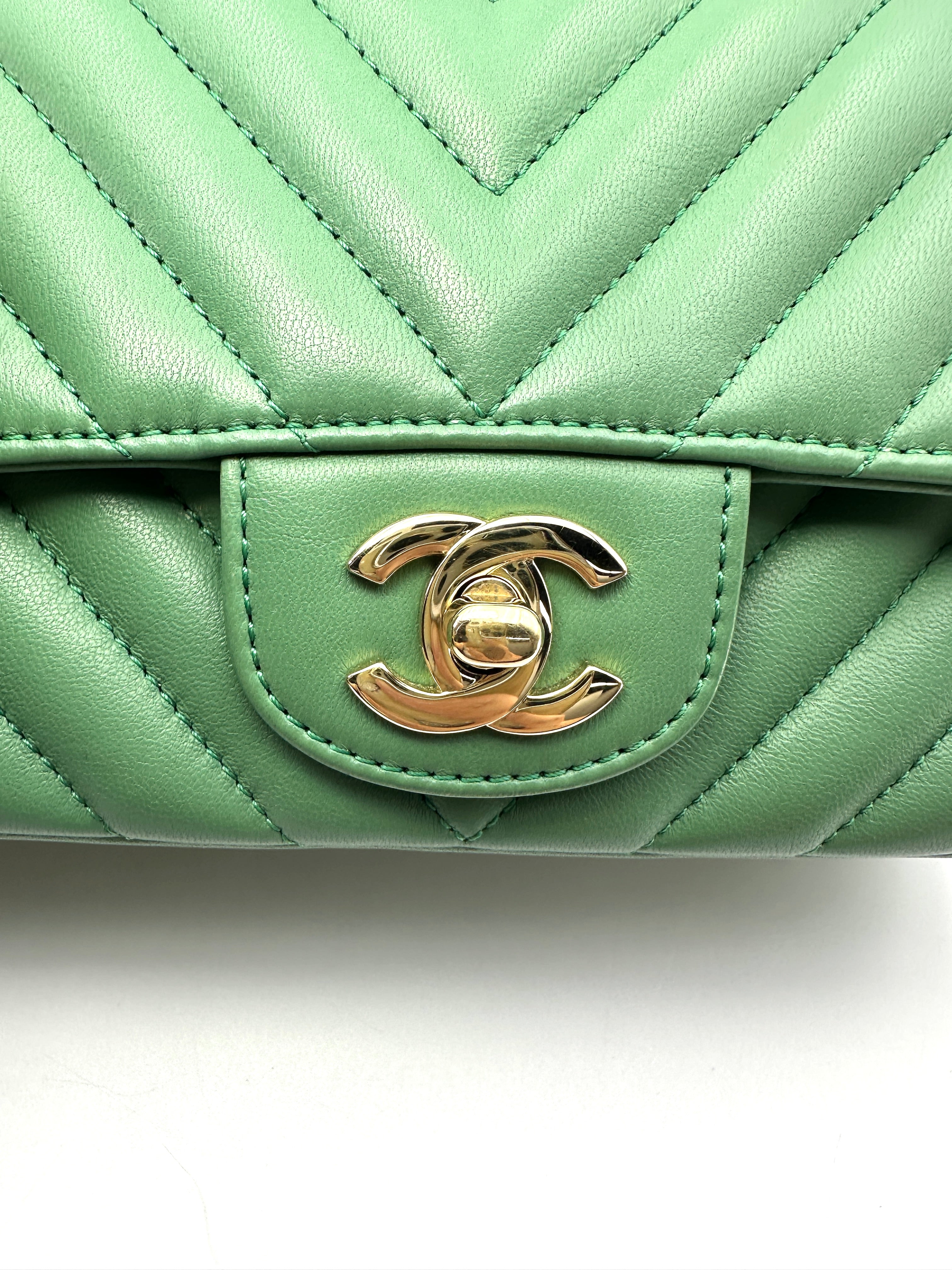 Chanel Classic Flap Green Chevron Quilted Lambskin Mini Shoulder Bag(23***32) CC2426