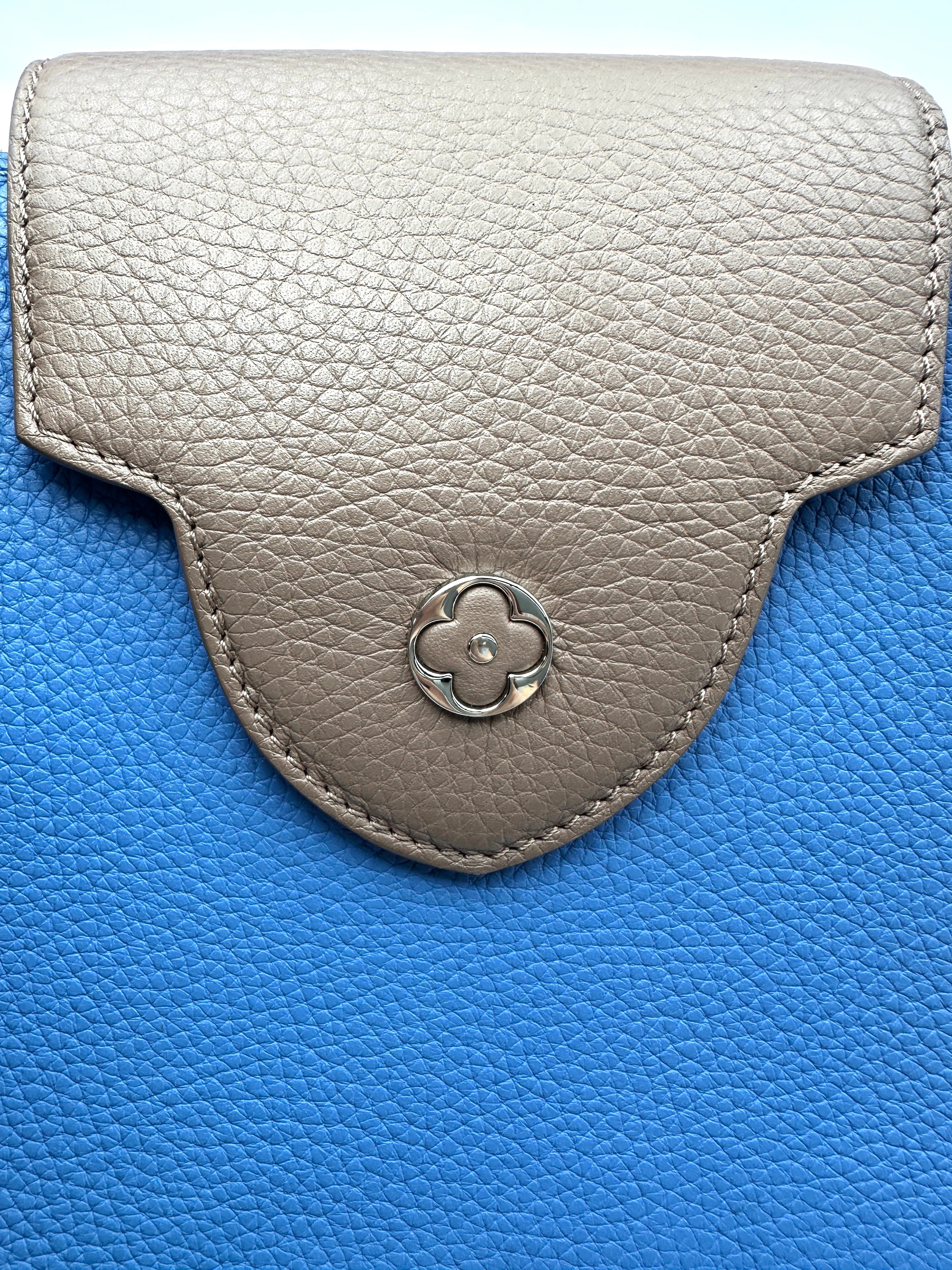 Louis Vuitton Capucines MM Blue Taurillon Leather Pink Handle Bag LV3213