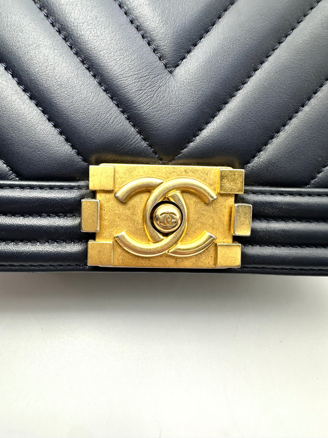 Chanel LeBoy Navy Chevron Quilted Leather Flap Bag With Gold Buckle(25***03) CC2431