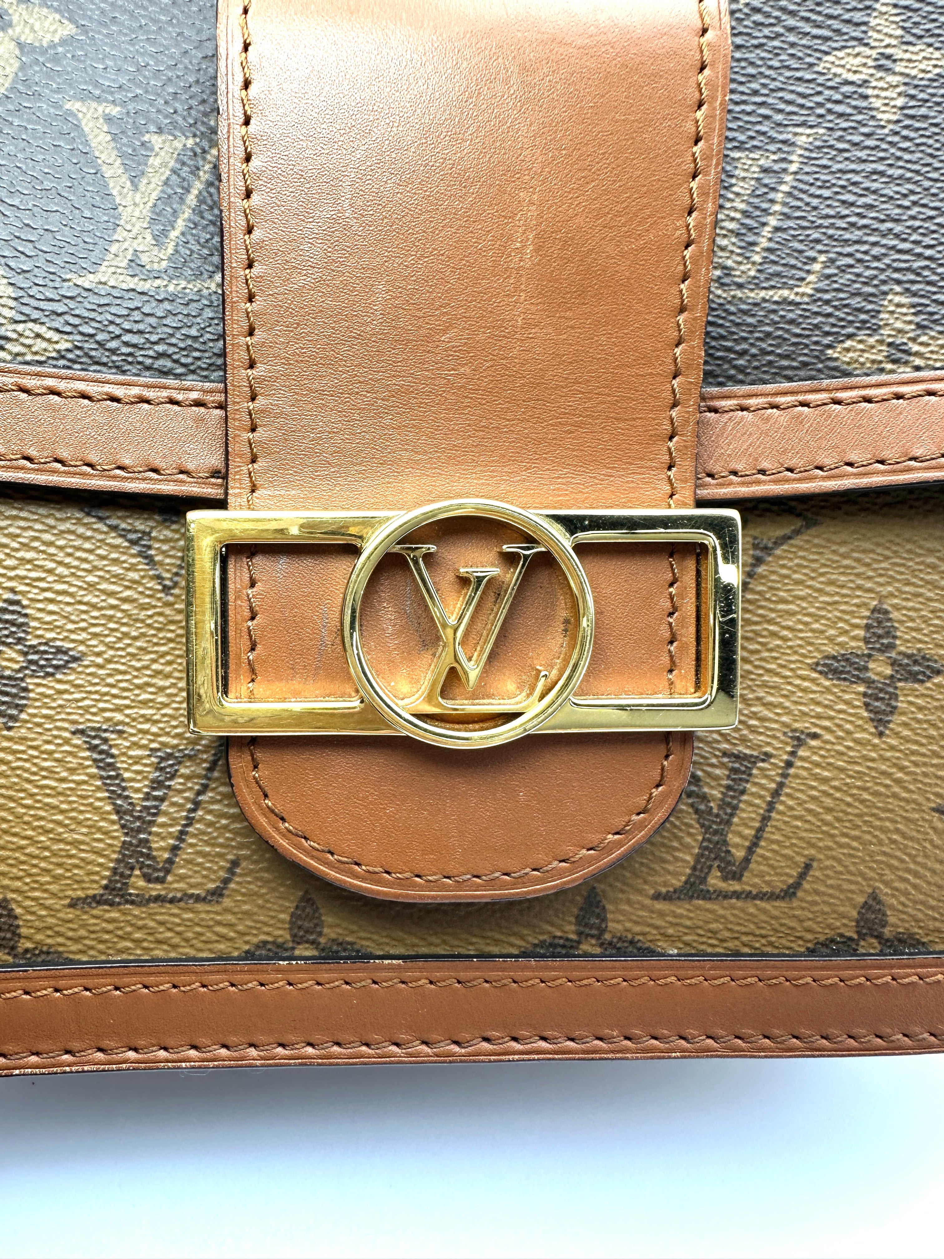 Louis Vuitton Dauphine MM Monogram Canvas Shoulder Bag LV3203