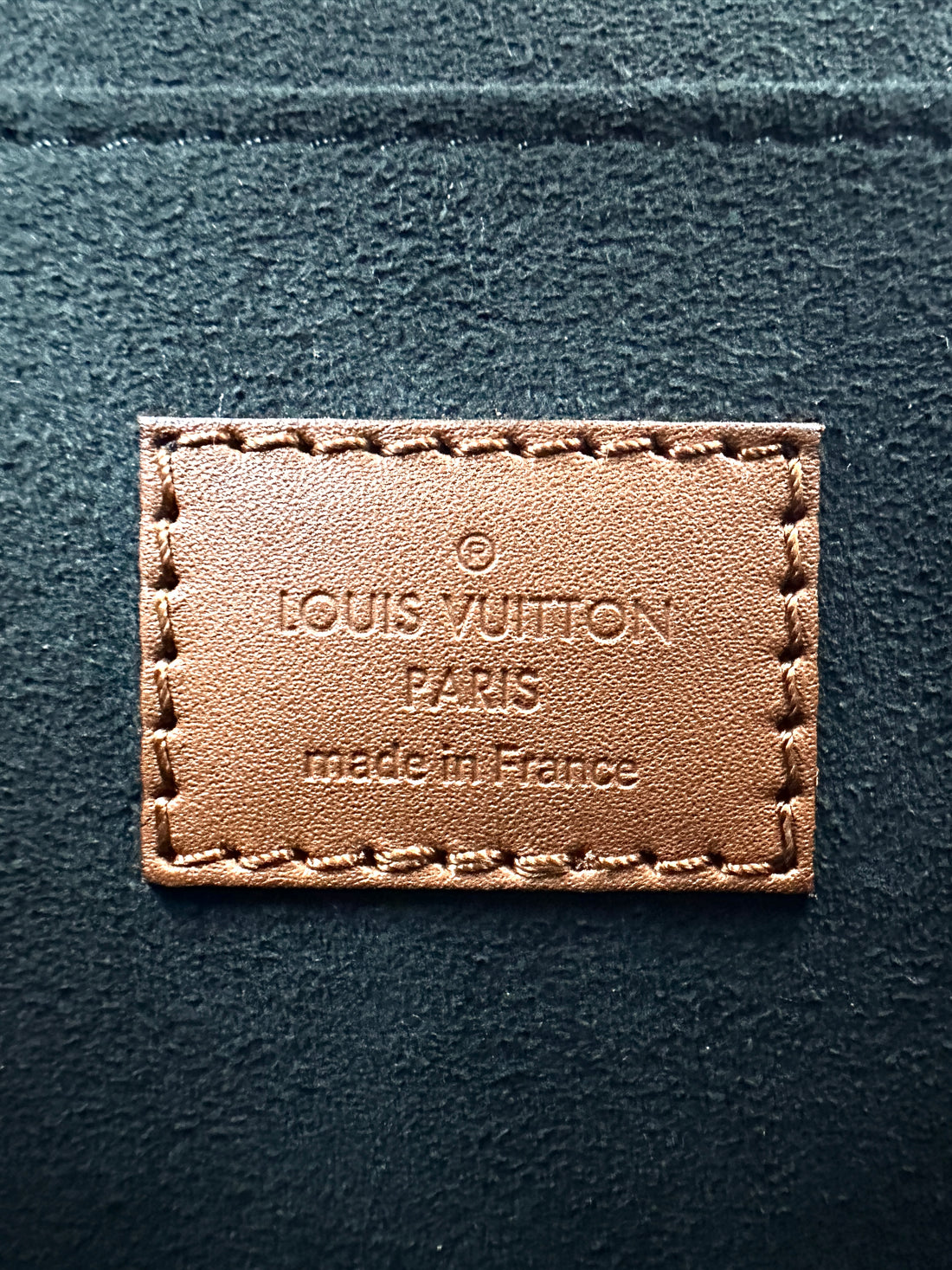Louis Vuitton Dauphine MM Monogram Canvas Shoulder Bag LV3203