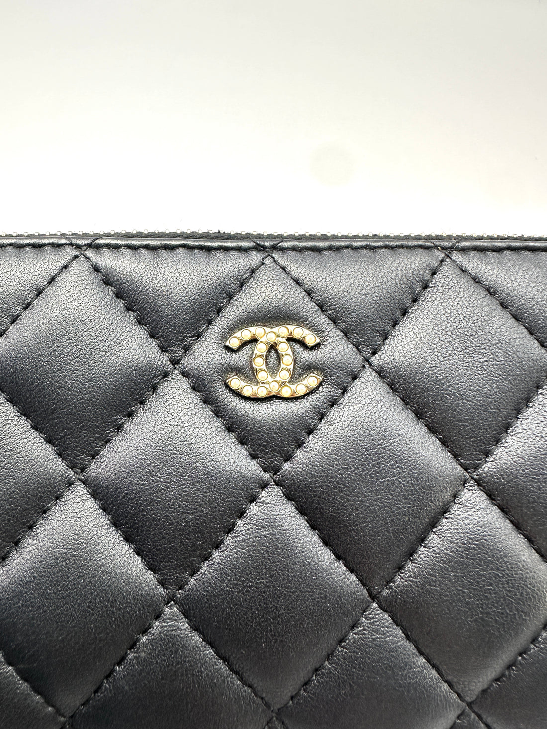 Chanel Black Quilted Leather Chain Bag(26***91) CC2425