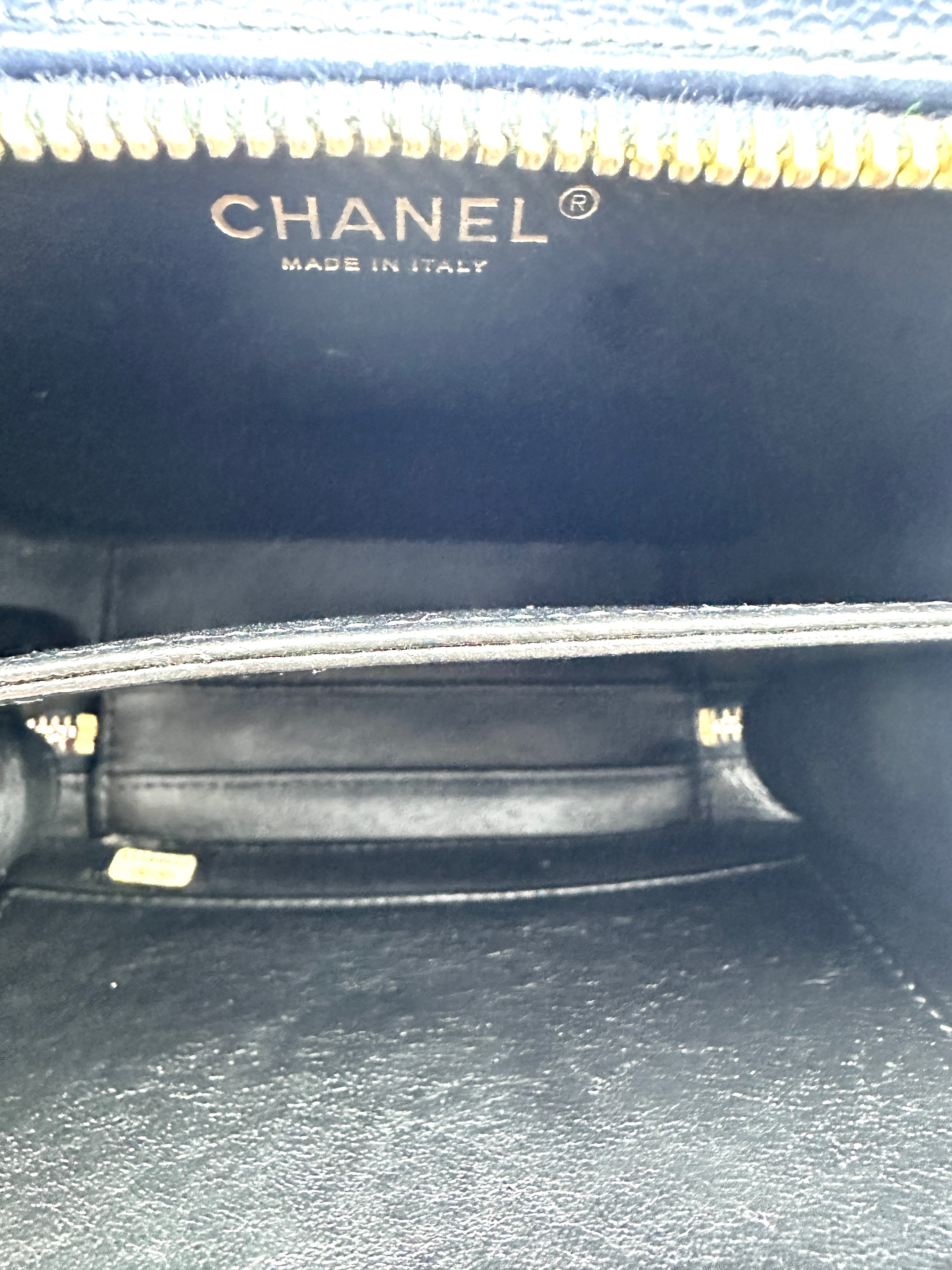 Chanel CC Filigree Navy Quilted Leather Top Handle Vanity Case(23***13) CC2423