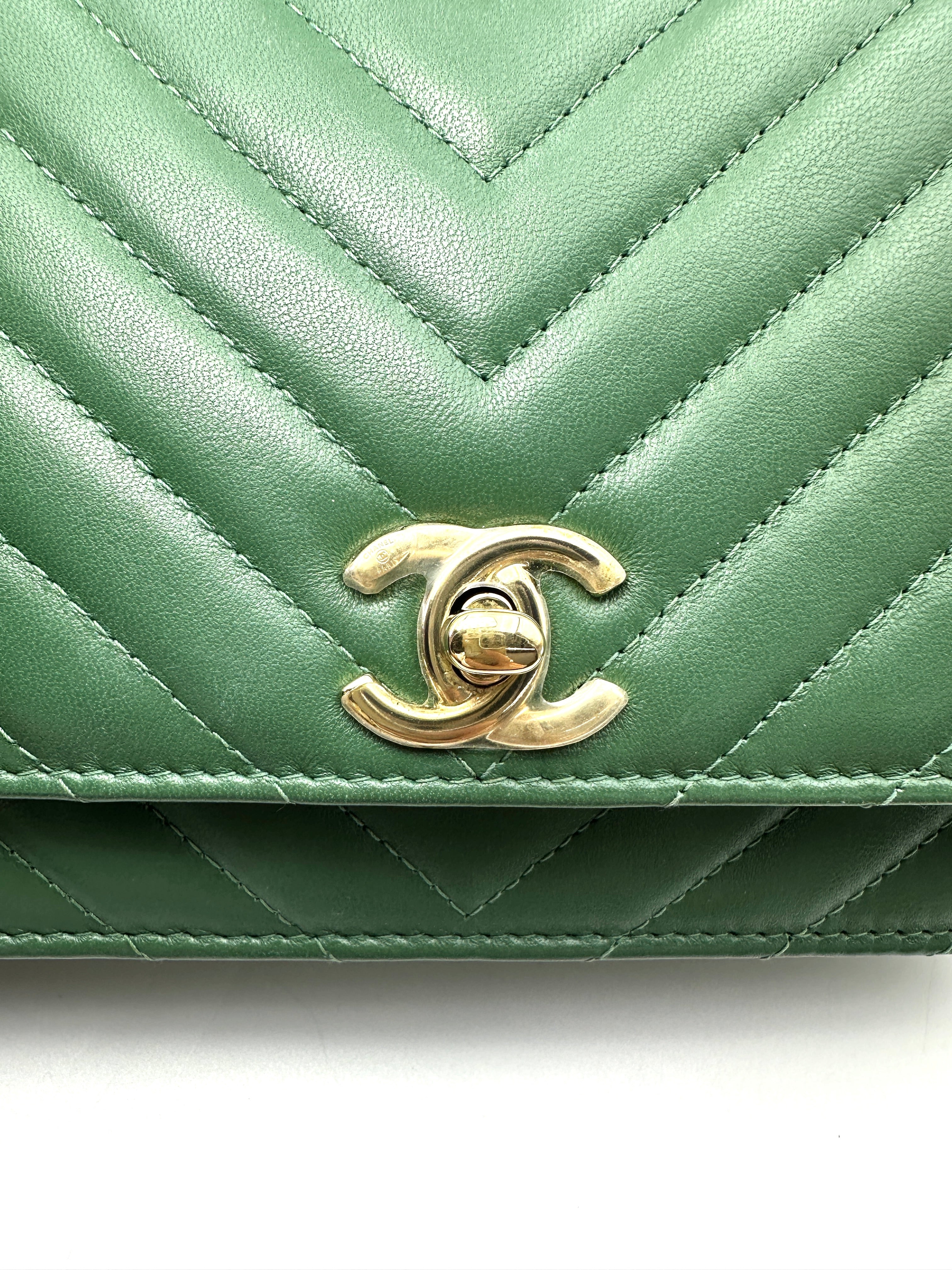 Chanel Green Chevron Quilted Leather Wallet On Chain(28***96) IRIS261