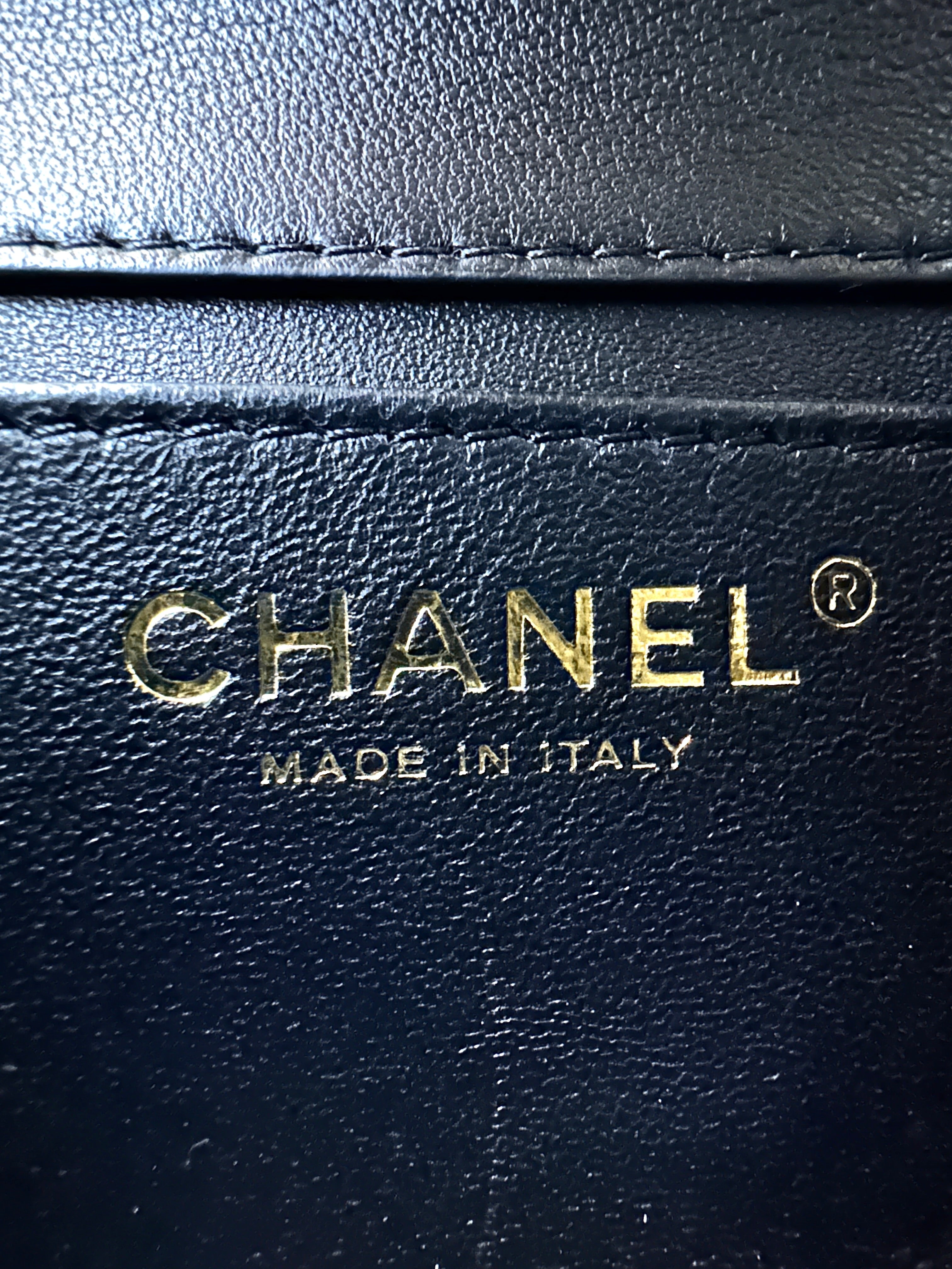 Chanel 24S Black Quilted Leather Handle Bag With Gold Hardware(N9***98) IRIS262