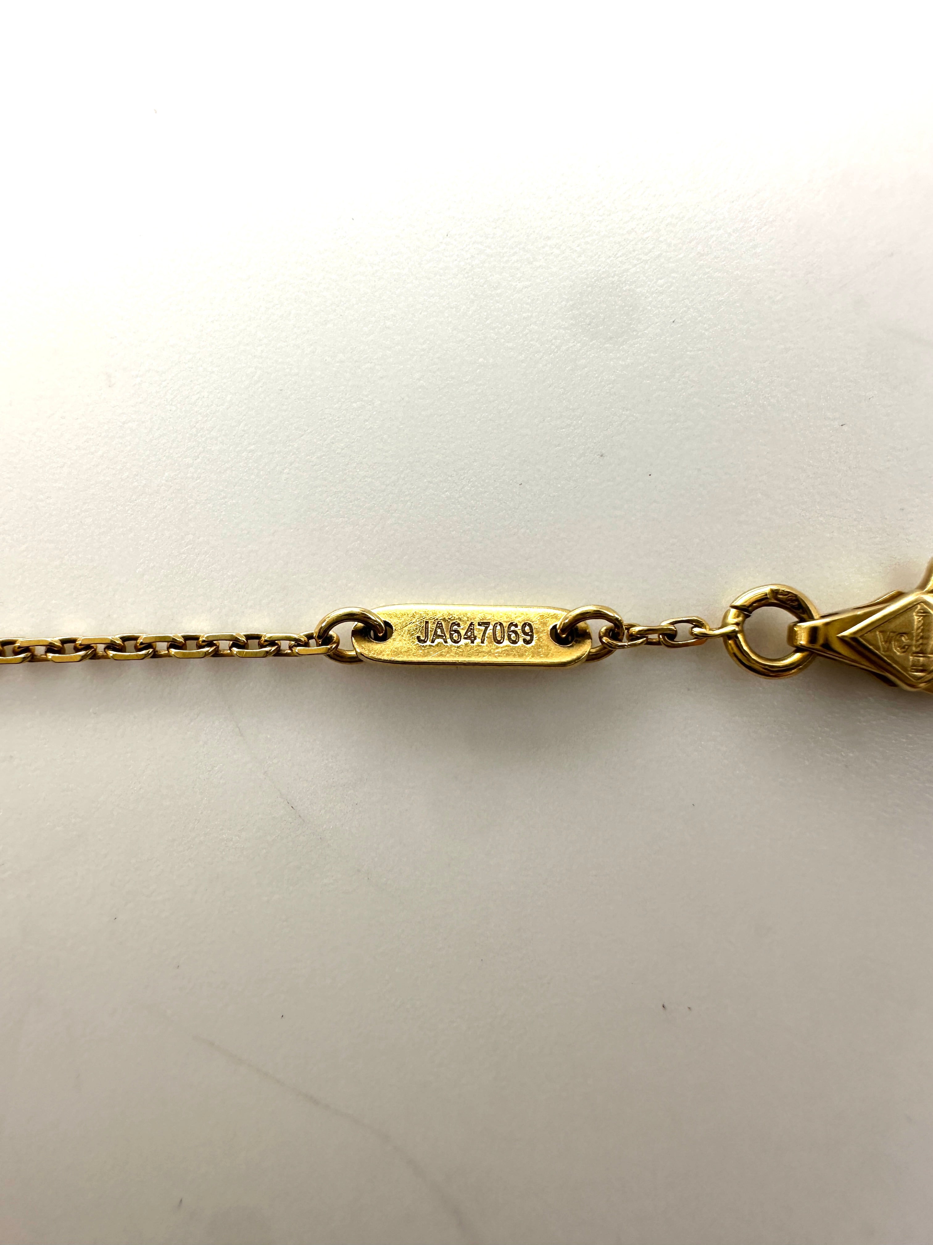 Van Cleef & Arpels White Alhambra Pendant VC09