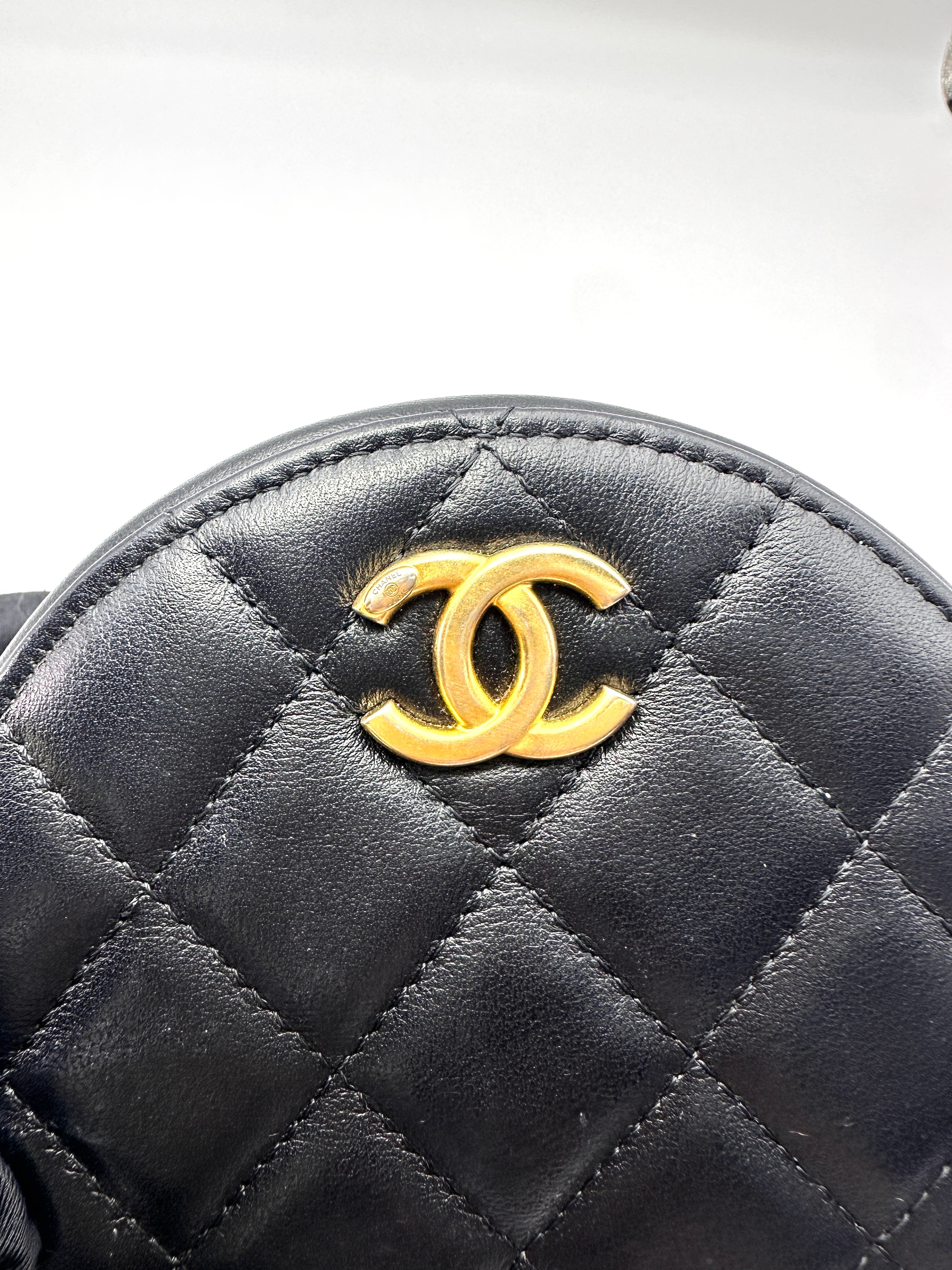 Chanel CC Pearl Chain Black Quilted Leather Round Clutch(31***26) CC2428