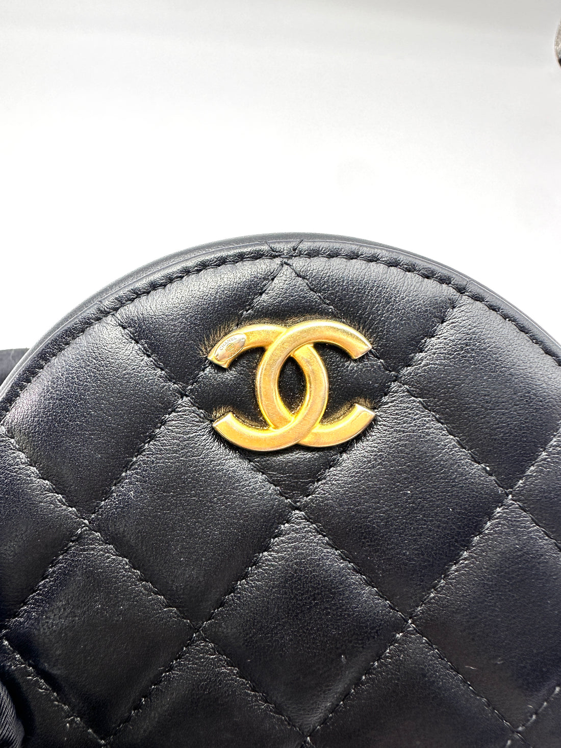 Chanel CC Pearl Chain Black Quilted Leather Round Clutch(31***26) CC2428