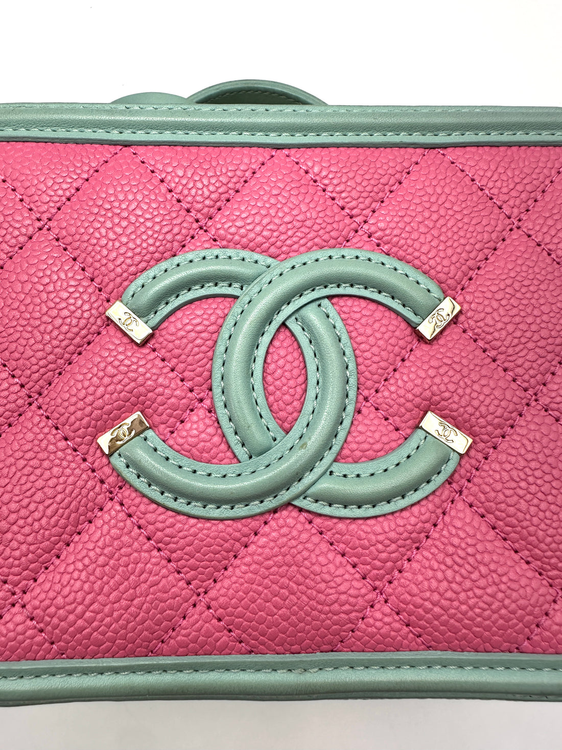 Chanel CC Filigree Pink/Mint Green Quilted Leather Top Handle Vanity Case(27***30) CC2438