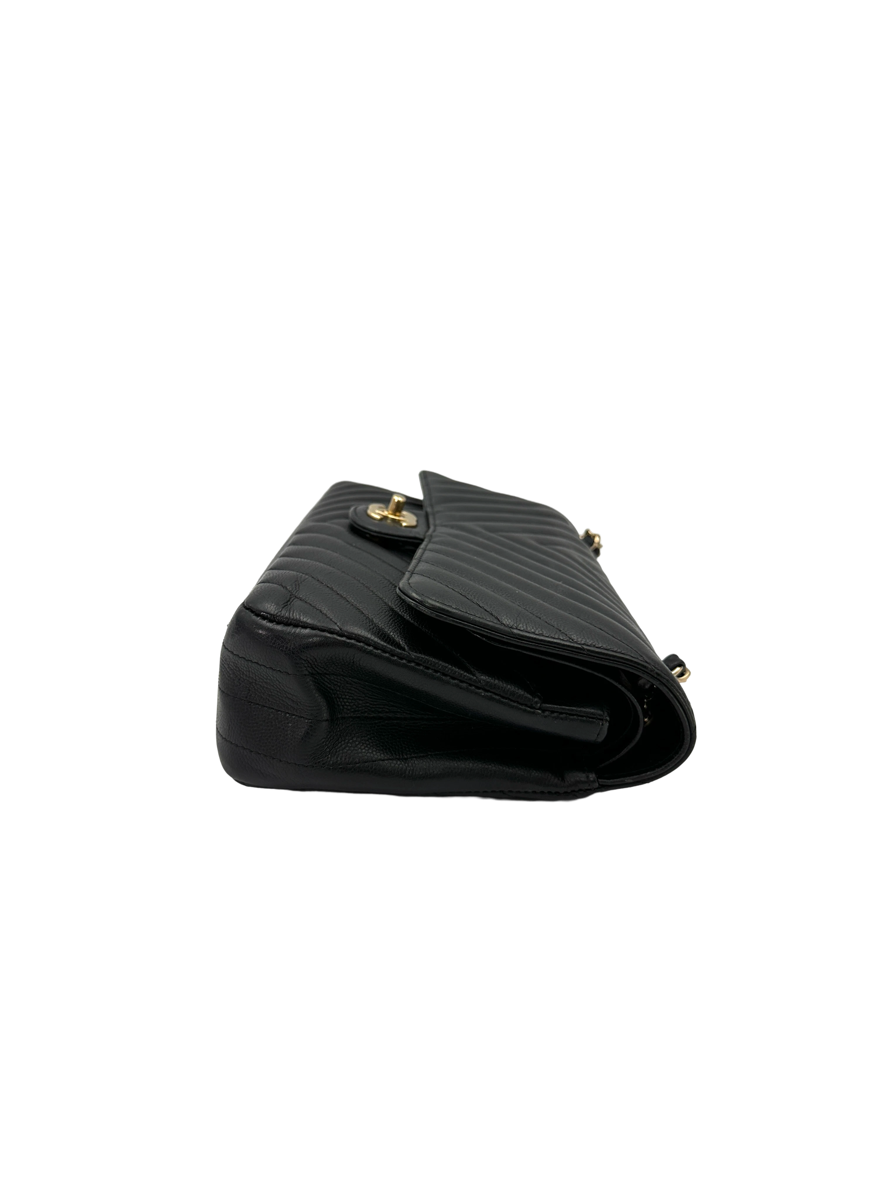 Chanel Classic Flap Black Chevron Quilted Leather Medium Size Shoulder Bag With Gold Hardware(31***67) CC2437