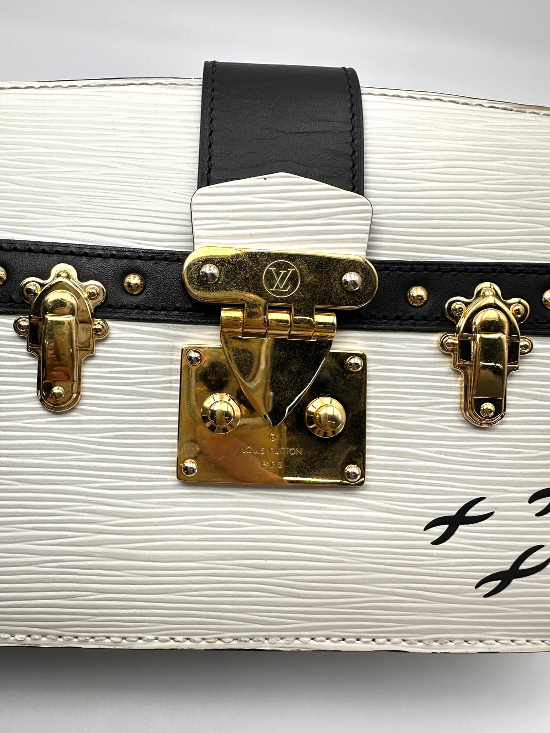 Louis Vuitton Trunk Clutch White/Black Epi Leather Bag LV3217
