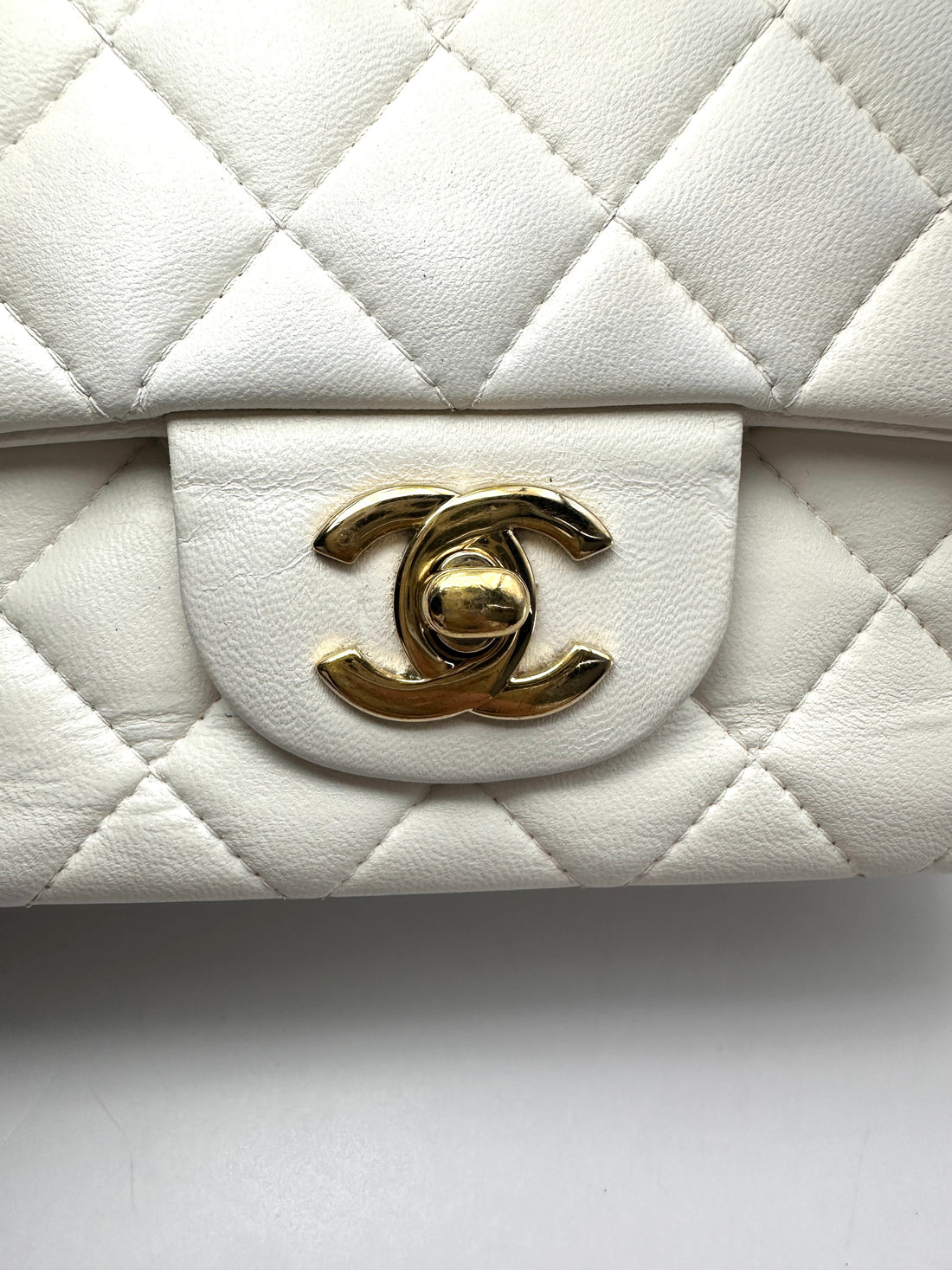 Chanel Classic Flap White Quilted Leather Mini Shoulder Bag(23***07) CC2442