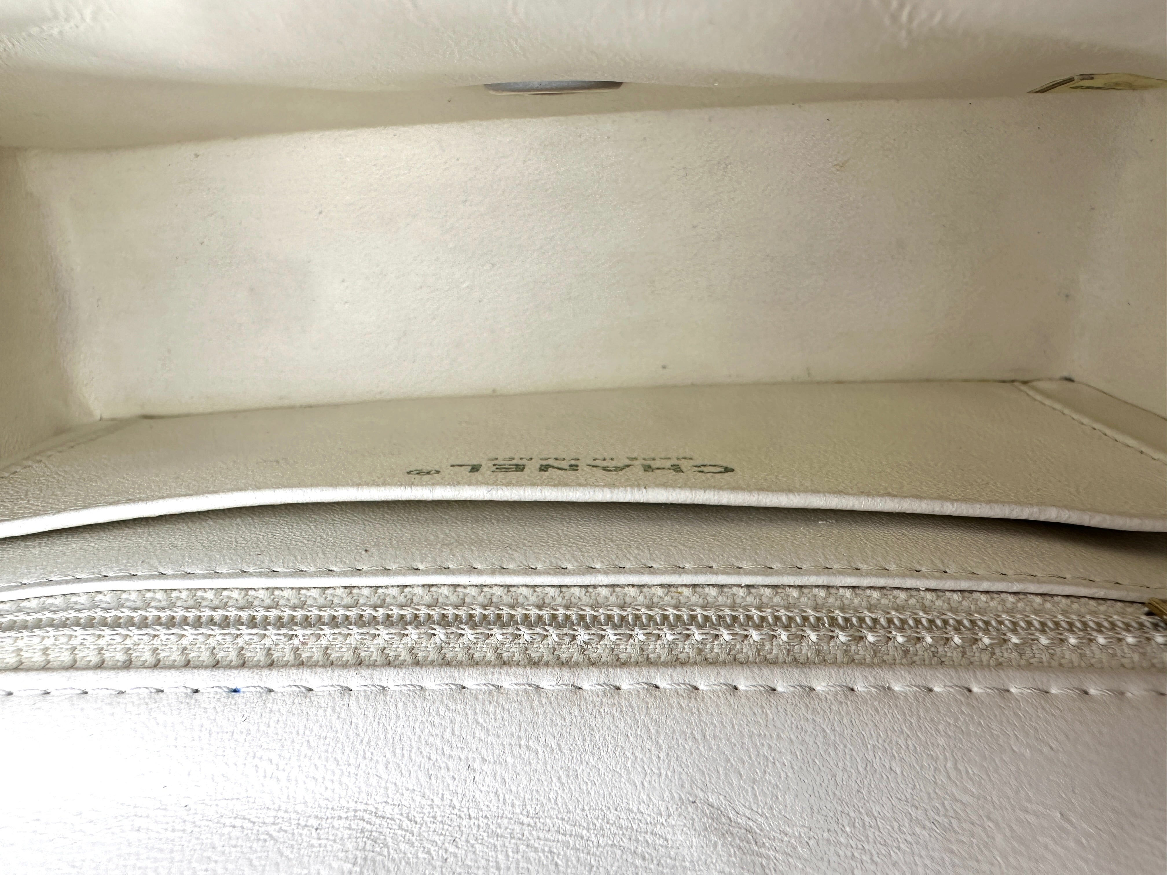 Chanel Classic Flap White Quilted Leather Mini Shoulder Bag(23***07) CC2442