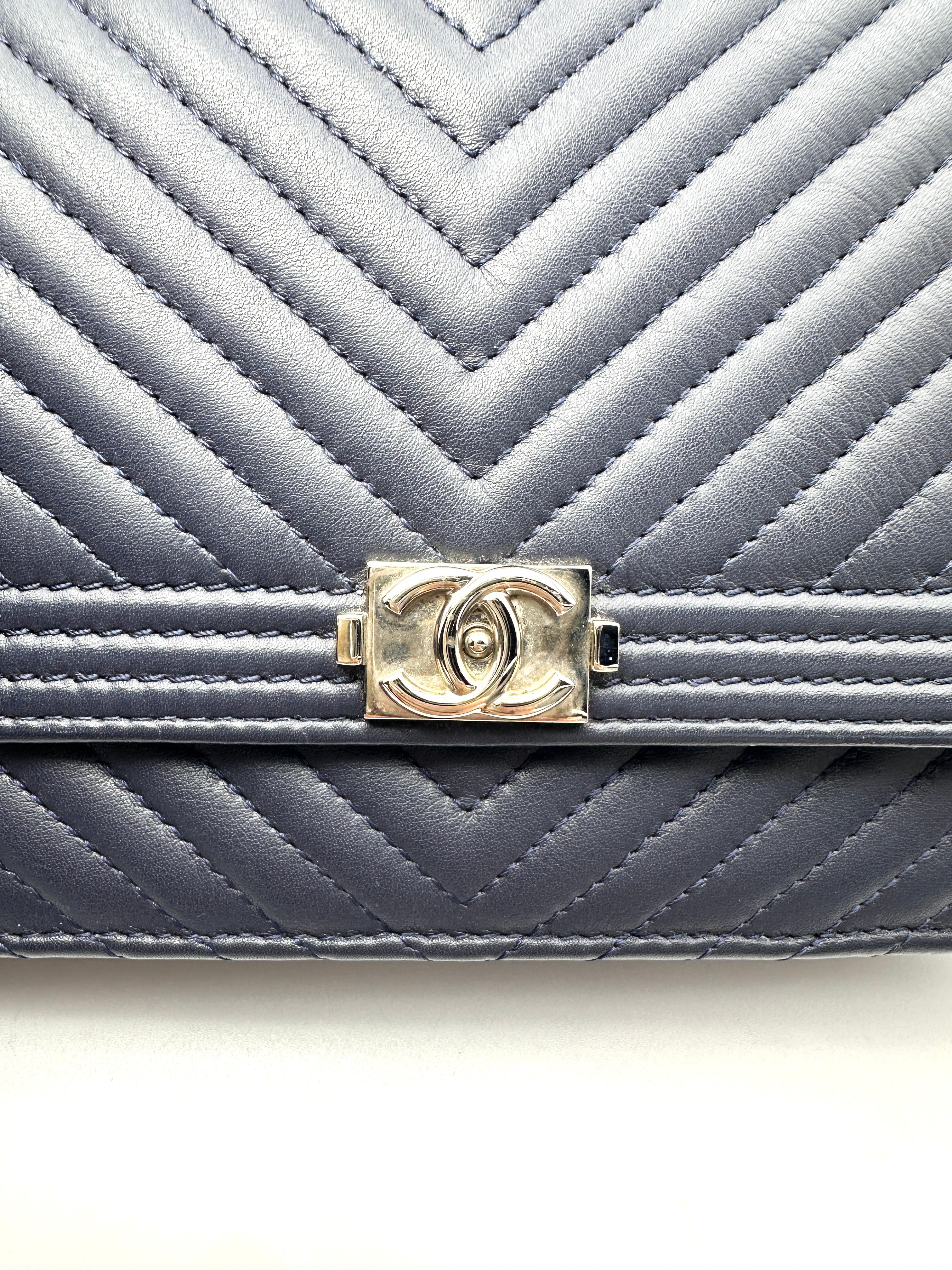 Chanel LeBoy Navy Chevron Quilted Leather Wallet On Chain(22***94) CC2448