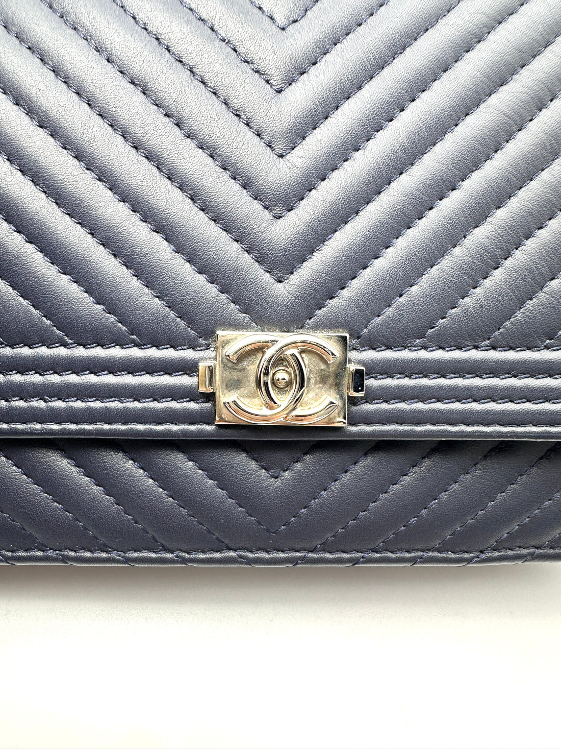 Chanel LeBoy Navy Chevron Quilted Leather Wallet On Chain(22***94) CC2448